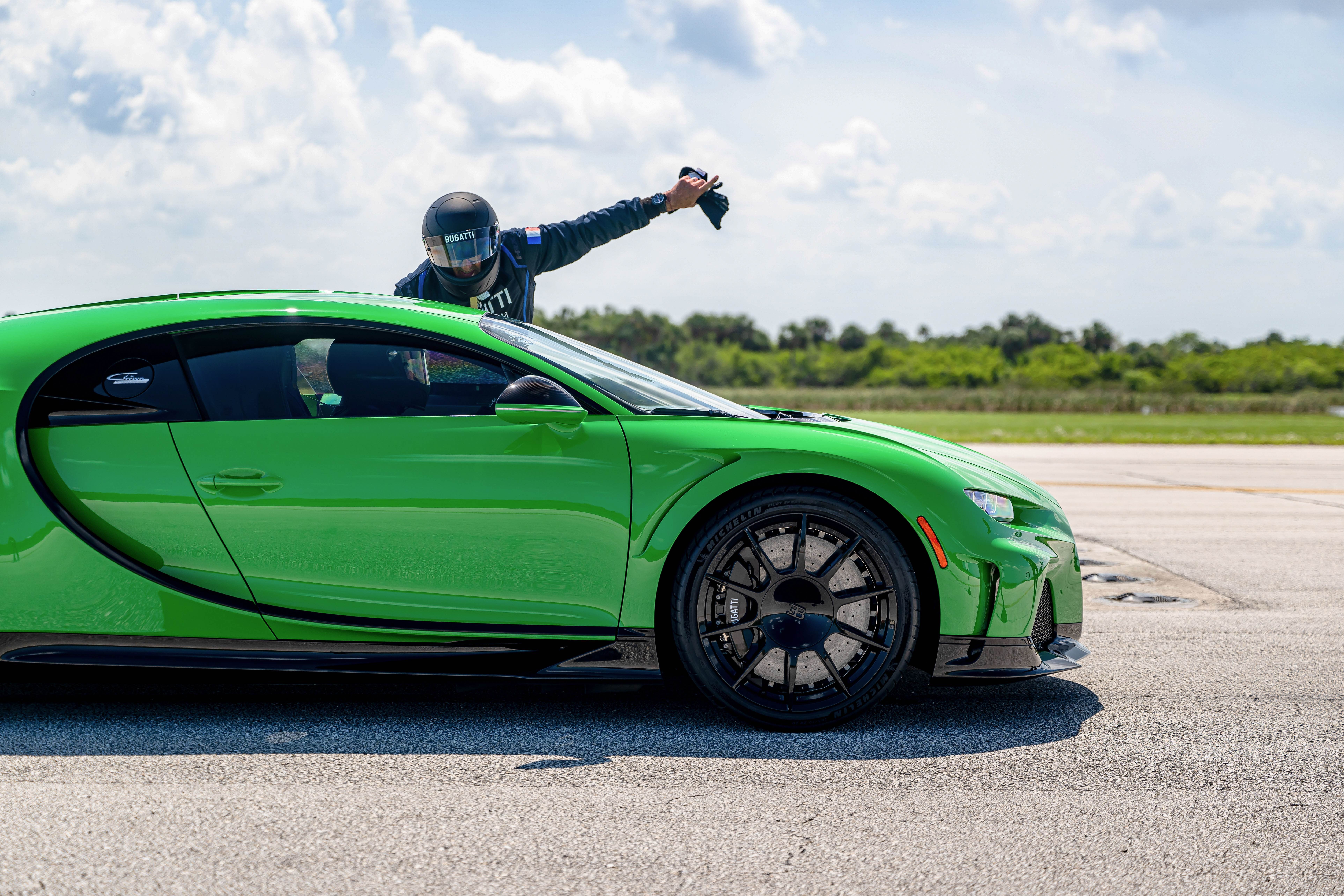 bugatti, siêu xe, siêu tốc độ, tốc độ 400 km/h, bugatti, chiron, veyron, super sport, chiron super sport, veyron super sport, chiron super sport 300+, divo, bugatti 400 drive, kỷ lục tốc độ, siêu xe, hypercar, lamborghini, ferrari, mclaren, aston martin, porsche, maserati, pagani, koenigsegg ảnh 3 bugatti, sieu xe, sieu toc do, toc do 400 km/h, bugatti, chiron, veyron, super sport, chiron super sport, veyron super sport, chiron super sport 300+, divo, bugatti 400 drive, ky luc toc do, sieu xe, hypercar, lamborghini, ferrari, mclaren, aston martin, porsche, maserati, pagani, koenigsegg anh 3