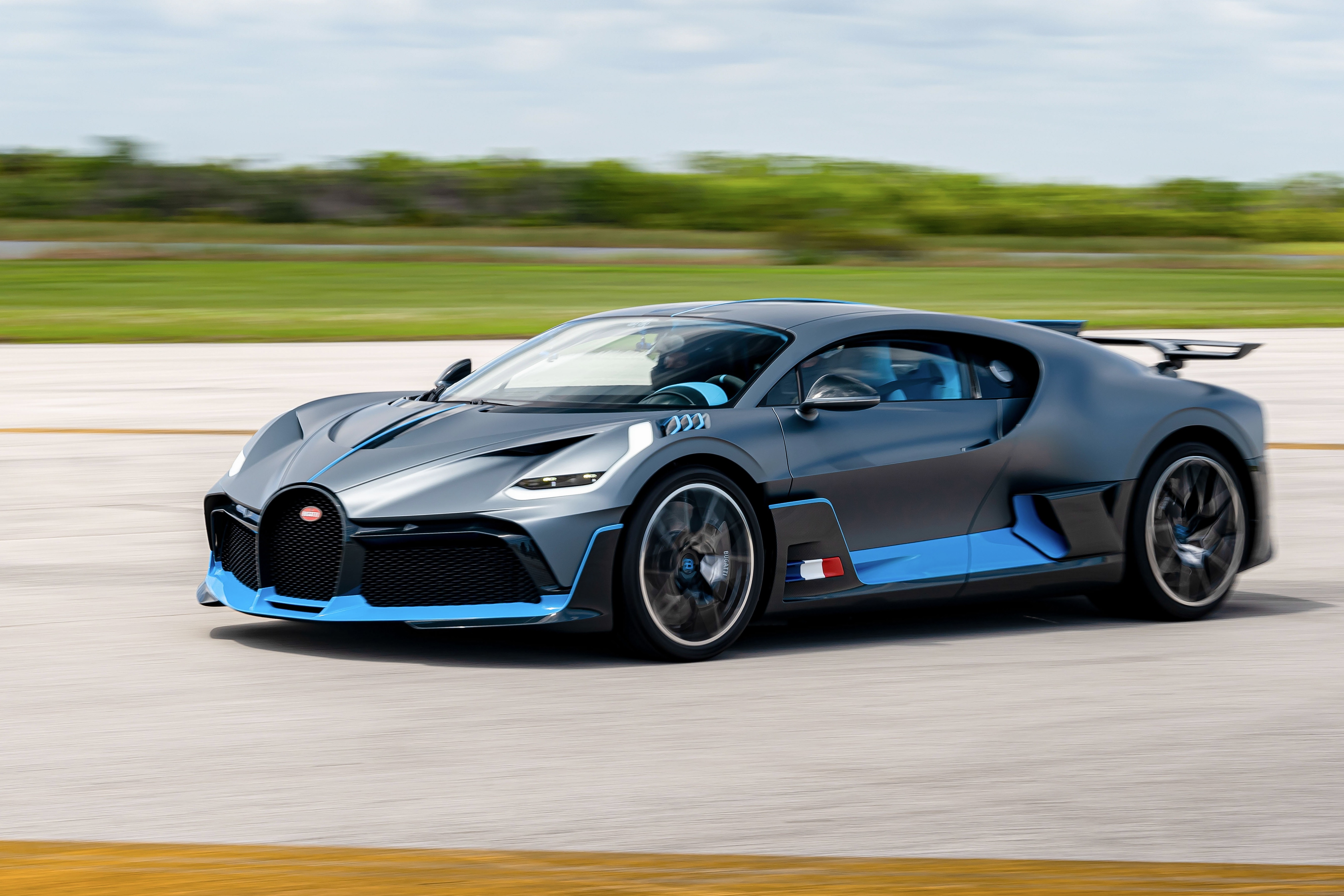 bugatti,  sieu xe,  sieu toc do,  toc do 400 km/h,  bugatti,  chiron,  veyron,  super sport,  chiron super sport,  veyron super sport,  chiron super sport 300+,  divo,  bugatti 400 drive,  ky luc toc do,  sieu xe,  hypercar,  lamborghini,  ferrari,  mclaren,  aston martin,  porsche,  maserati,  pagani,  koenigsegg anh 5