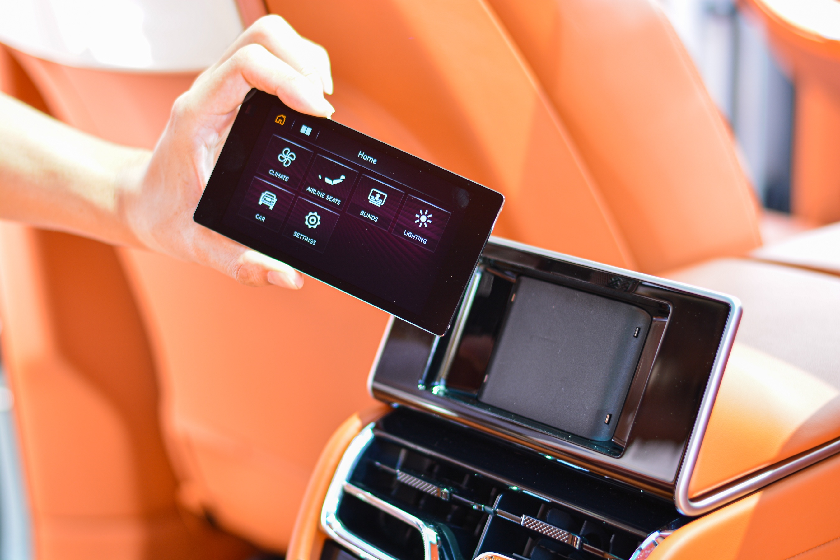 Bentayga EWB Azure Việt Nam ảnh 8 Bentayga EWB Azure Viet Nam anh 8