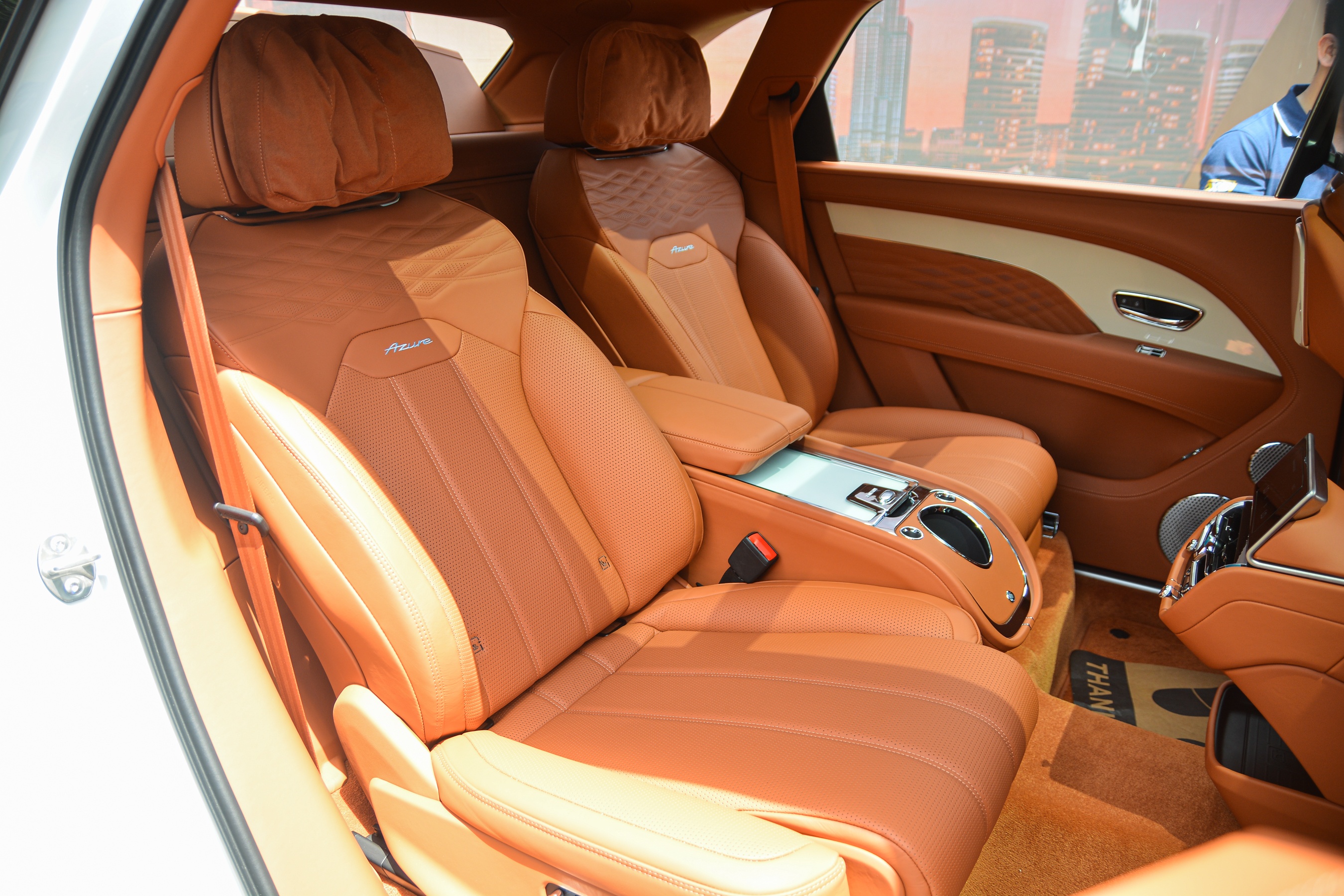 Bentayga EWB Azure Việt Nam ảnh 7 Bentayga EWB Azure Viet Nam anh 7