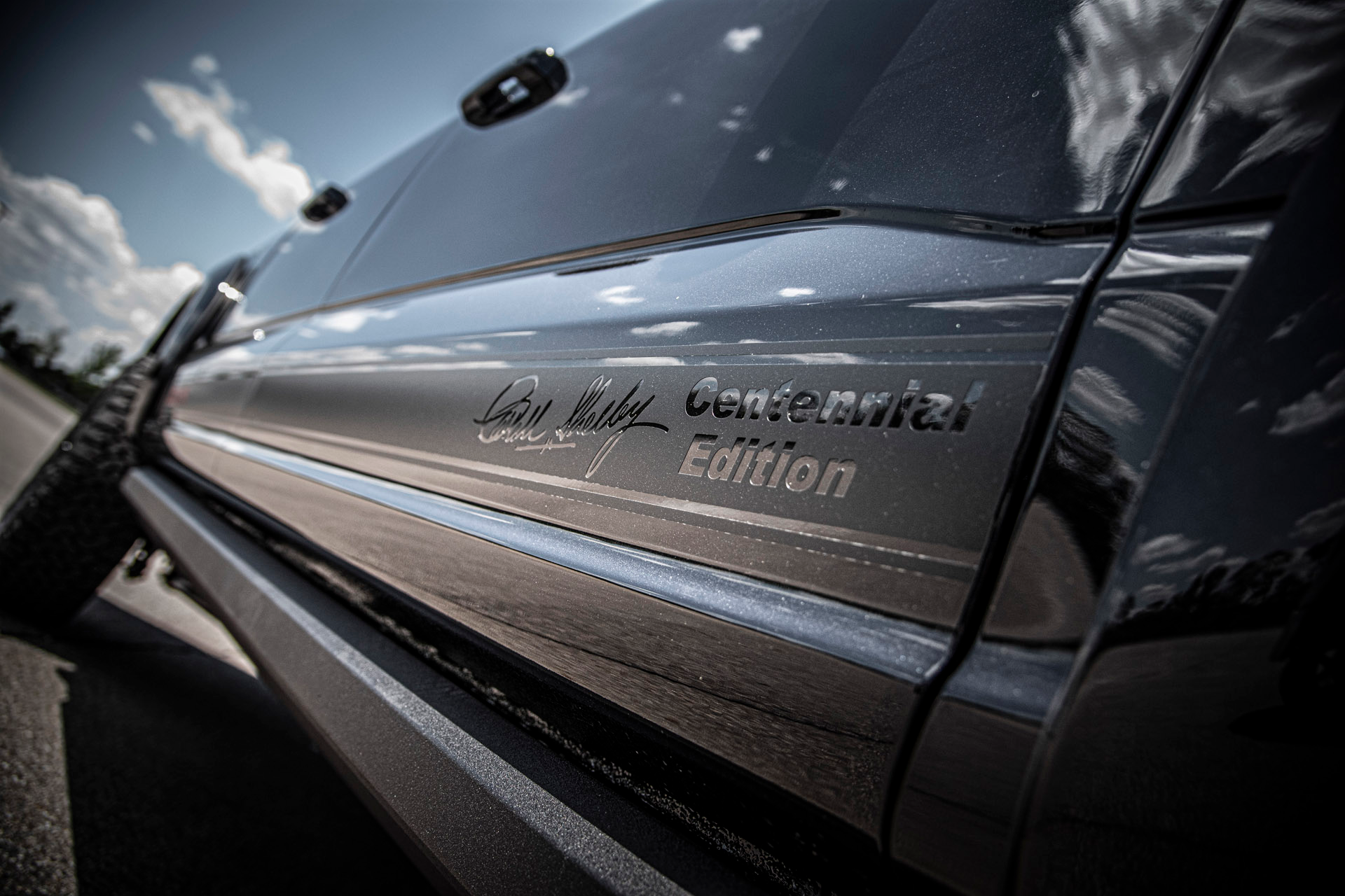 Carroll Shelby,  ford,  shelby,  f-150,  f150,  ban tai,  pick-up,  pickup,  ford f-150,  ford f150,  f-150 shelby,  shelby f-150,  shelby f150,  f150 shelby,  centennial edition,  f-150 centennial,  raptor,  f-150 raptor,  f150 raptor,  raptor r,  f150 raptor r,  fox,  he thong treo fox,  ranger,  ranger raptor anh 5