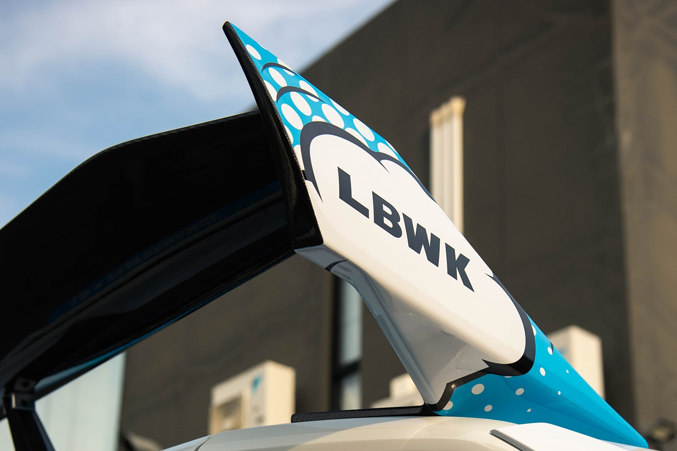 sieu xe,  lamborghini,  huracan,  liberty walk,  xe do,  than rong,  snowball,  Secret Life of Pets,  LB-Silhouette WORKS GT,  ferrari,  mclaren,  porsche,  maserati,  aston martin,  amg,  pagani,  koenigsegg,  bugatti,  thai lan anh 9