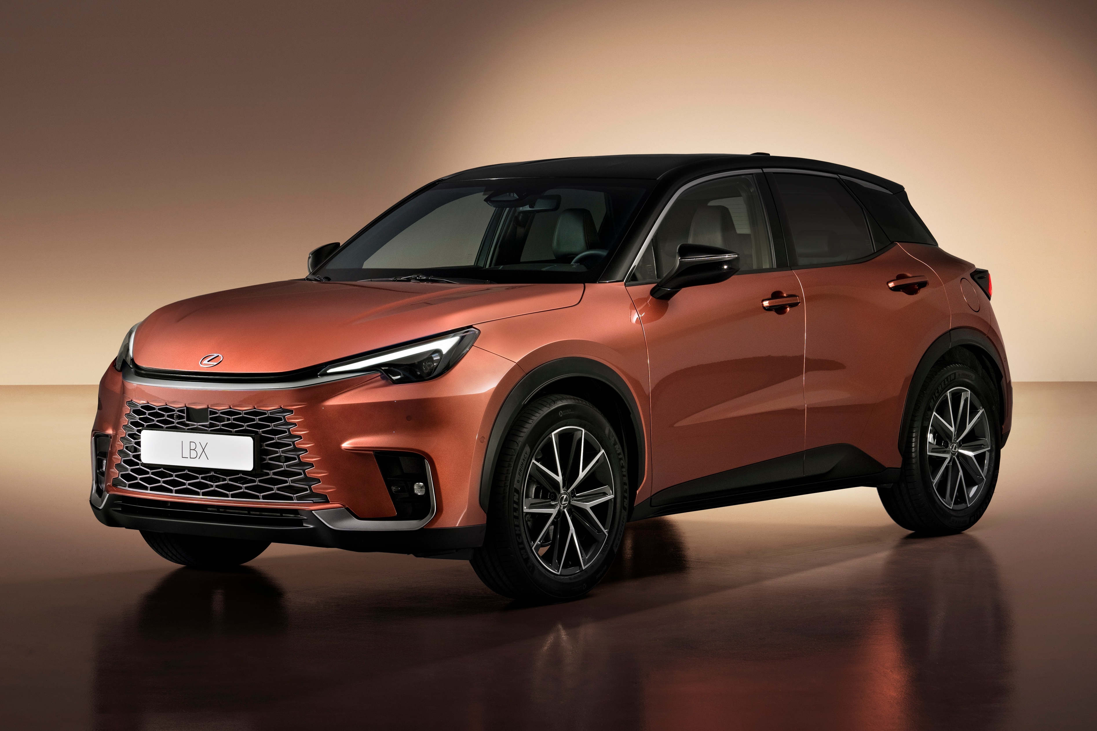 Lexus,  lbx,  lexus lbx,  crossover,  suv,  audi,  mercedes,  bmw,  mercedes-benz,  nx,  rx,  lx,  gx,  lexus nx,  lexus rx,  lexus gx,  lexus lx,  lexus tx,  tx,  xe nhat anh 18