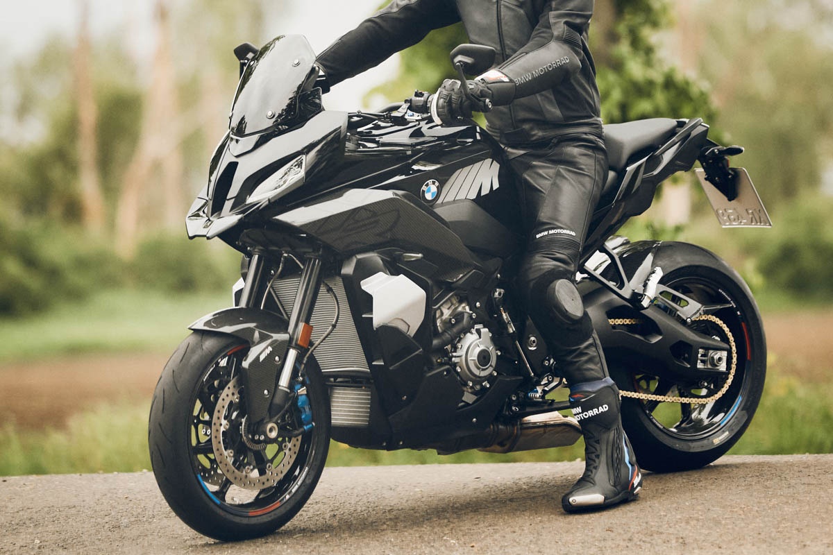 BMW M 1000 XR sap ra mat manh hon 200 ma luc, chua hen ngay mo ban hinh anh