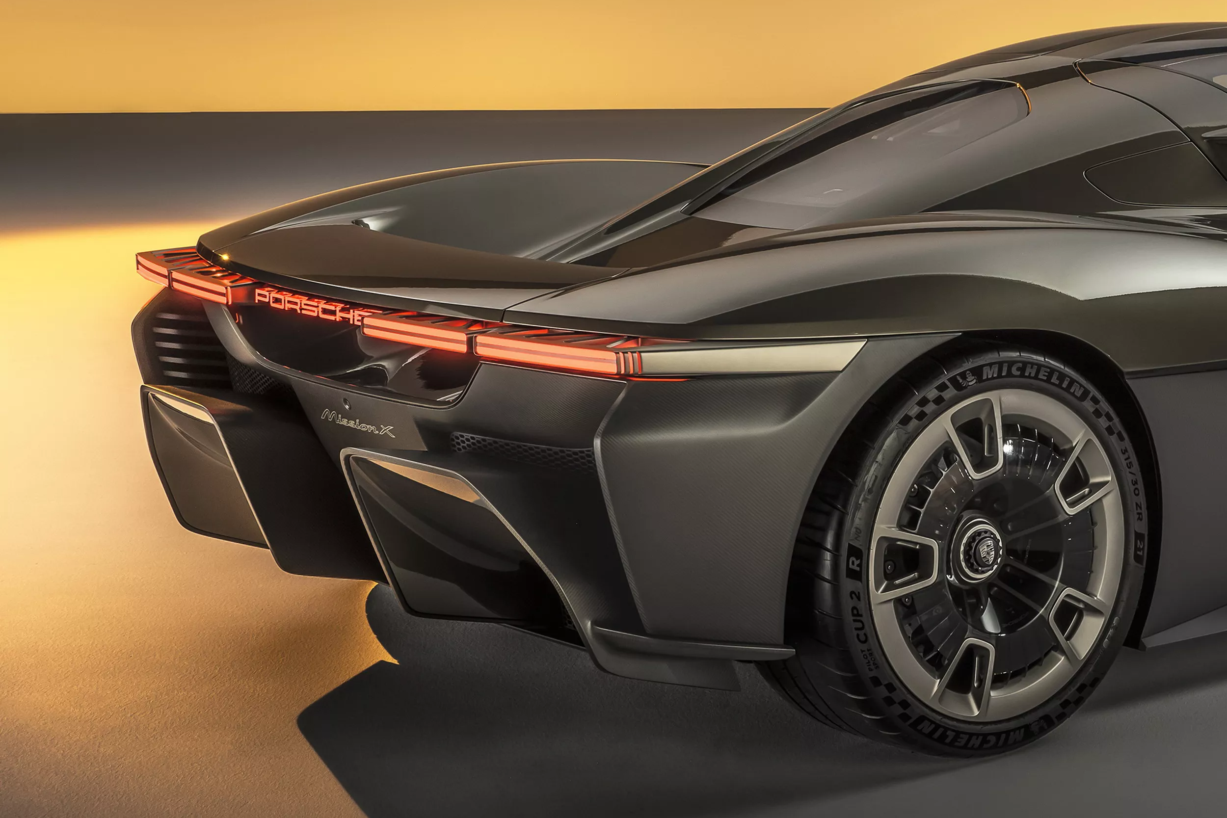 porsche,  918 spyder,  mission x,  mission e,  porsche mission x,  porsche mission e,  xe dien,  ev,  porsche 918 spyder,  ferrari,  laferrari,  mclaren p1,  hypercar,  sieu xe,  lamborghini,  aston martin,  maserati,  bugatti,  pagani,  koenigsegg anh 11