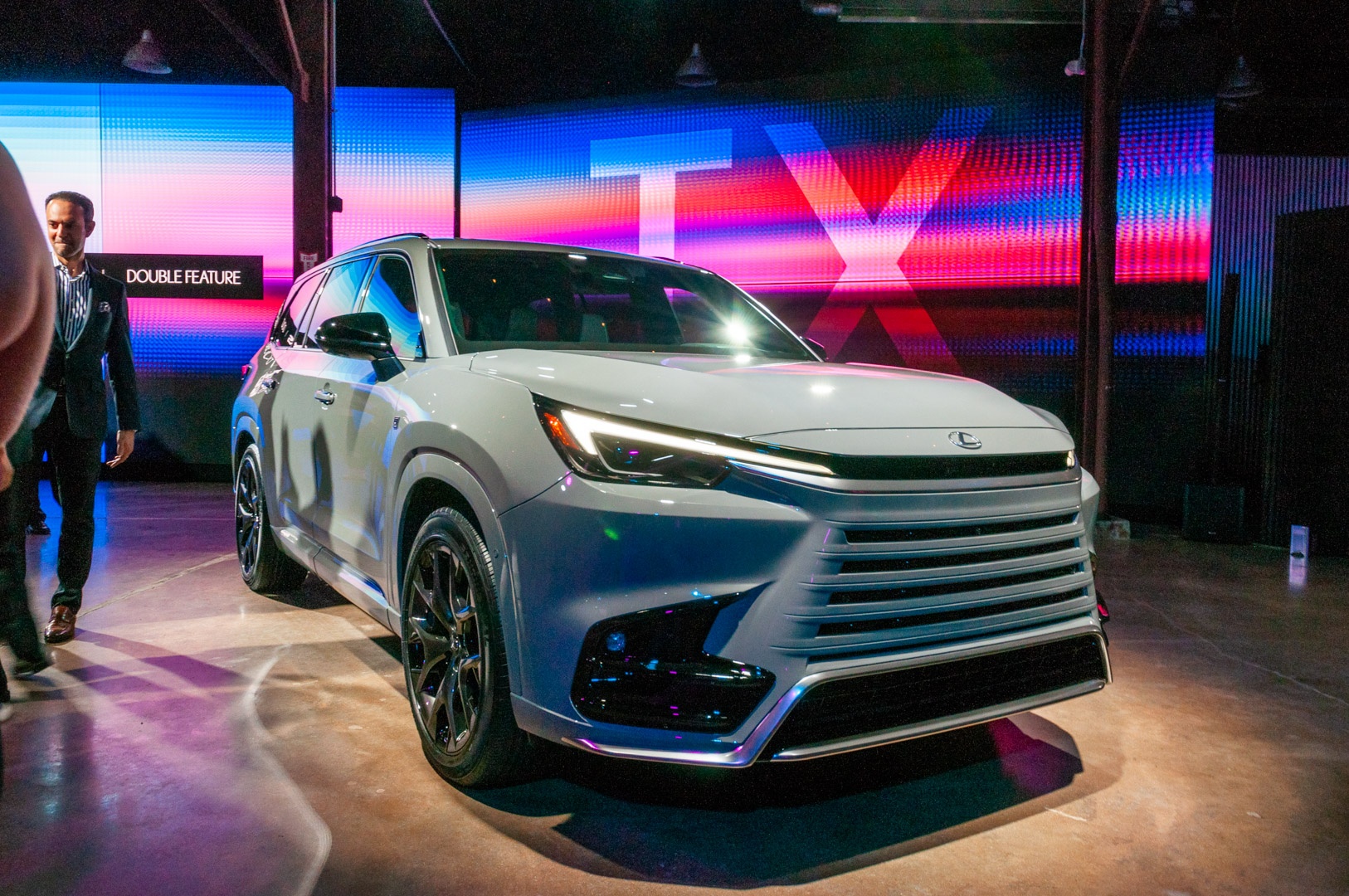 lexus,  tx,  lx,  gx,  rx,  nx,  lbx,  suv,  crossover,  dia hinh,  mercedes,  bmw,  audi,  mercedes-benz,  lexus tx anh 13