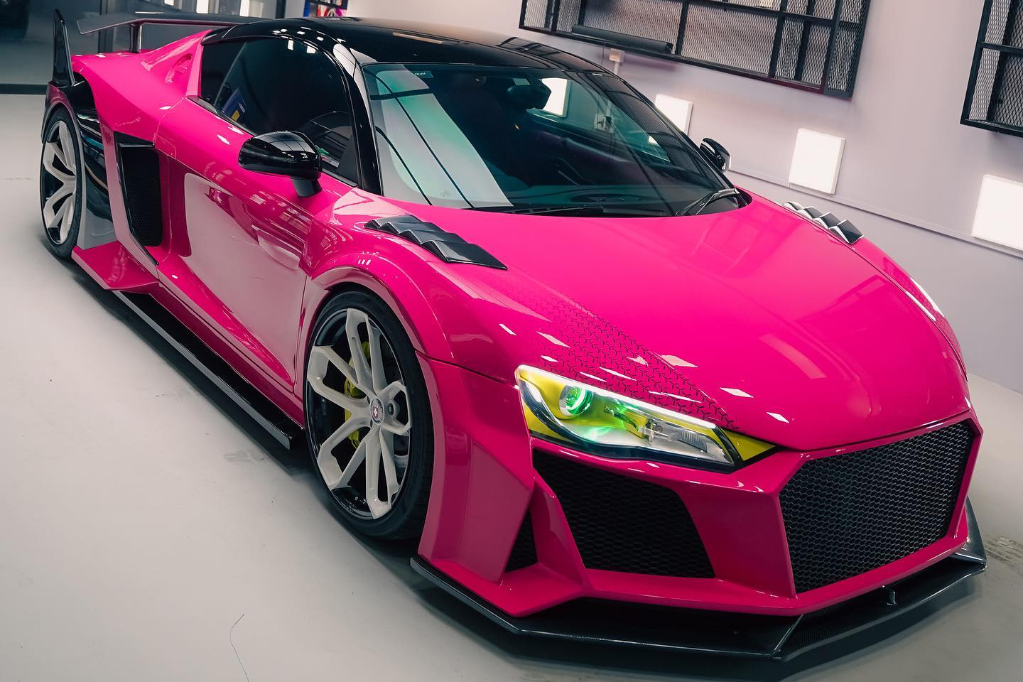 Audi R8 do phong cach Lamborghini hinh anh