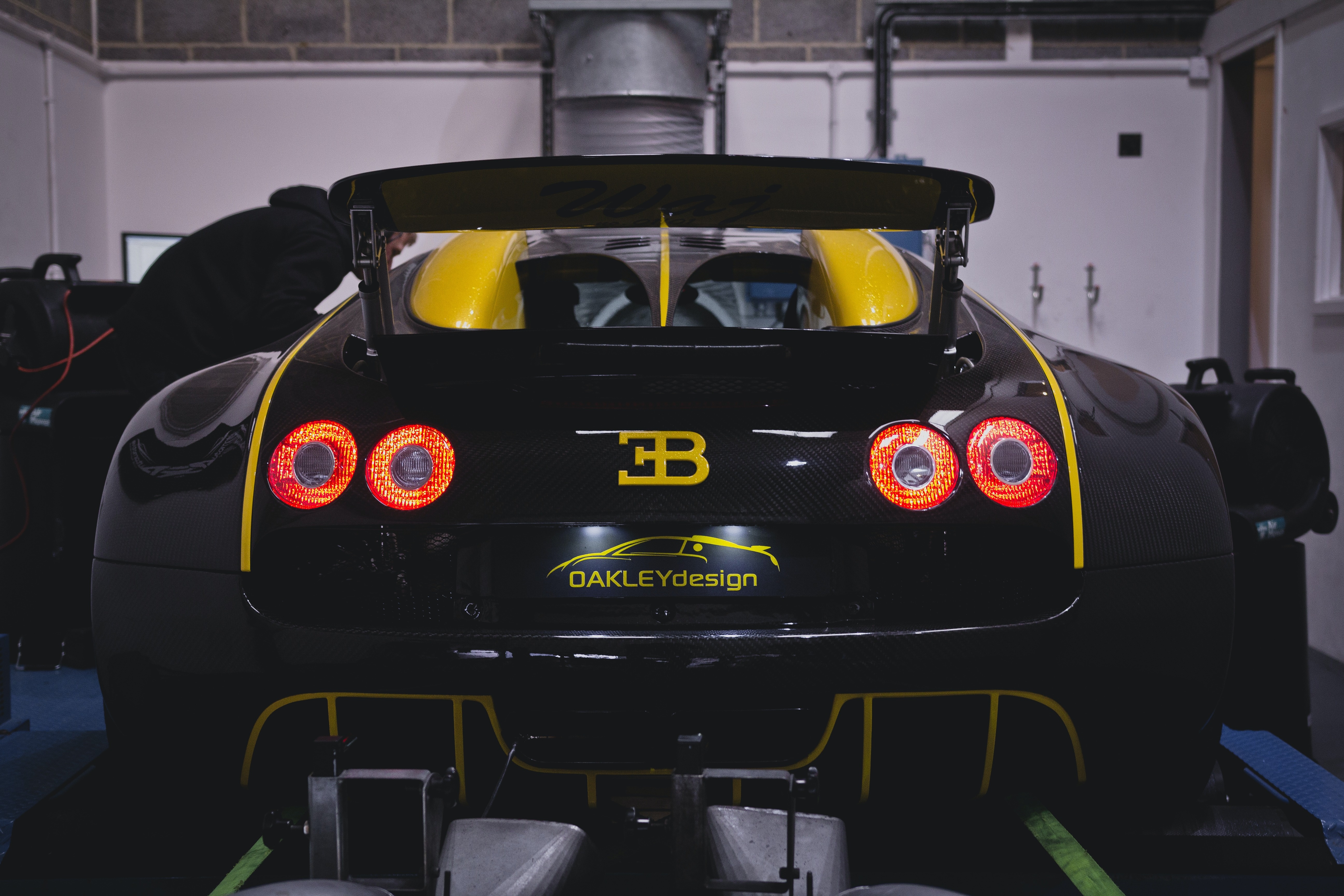 Bugatti,  veyron,  chiron,  divo,  centodieci,  veyron super sport,  chiron super sport,  chiron pur sport,  xe do,  sieu xe,  hypercar,  oakley design,  veyron oakley design,  pagani,  koenigsegg,  lamborghini,  ferrari,  mclaren,  aston martin,  porsche,  maserati anh 10