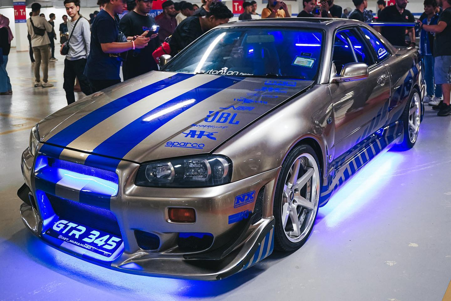 Can canh Nissan Skyline R34 do phong cach Fast & Furious hinh anh
