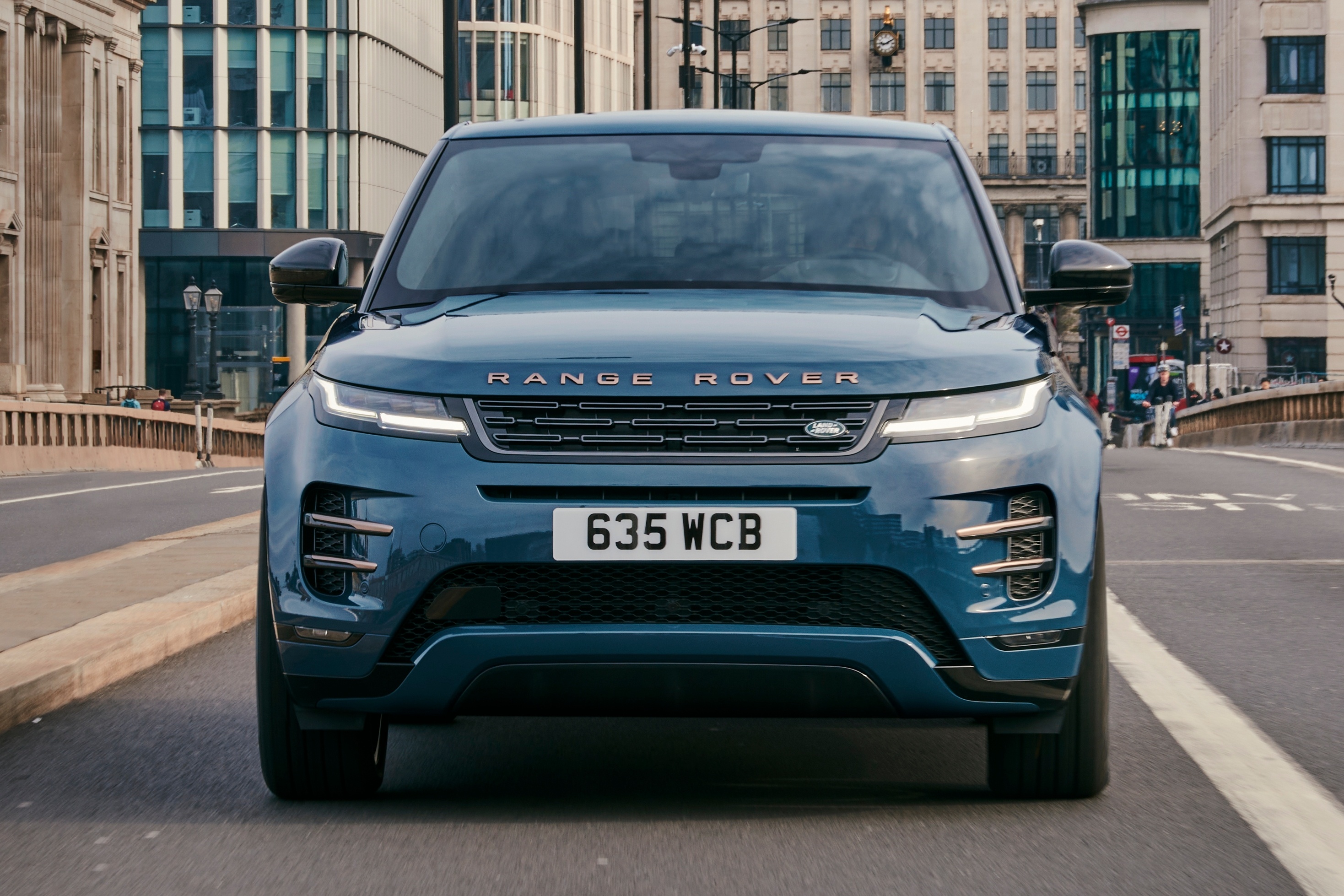 land rover,  range rover,  evoque,  range rover evoque,  land rover range rover,  suv,  dia hinh,  crossover,  jaguar,  mercedes,  bmw,  audi,  porsche,  maserati,  mercedes-benz,  jlr,  facelift,  evoque 2024 anh 2