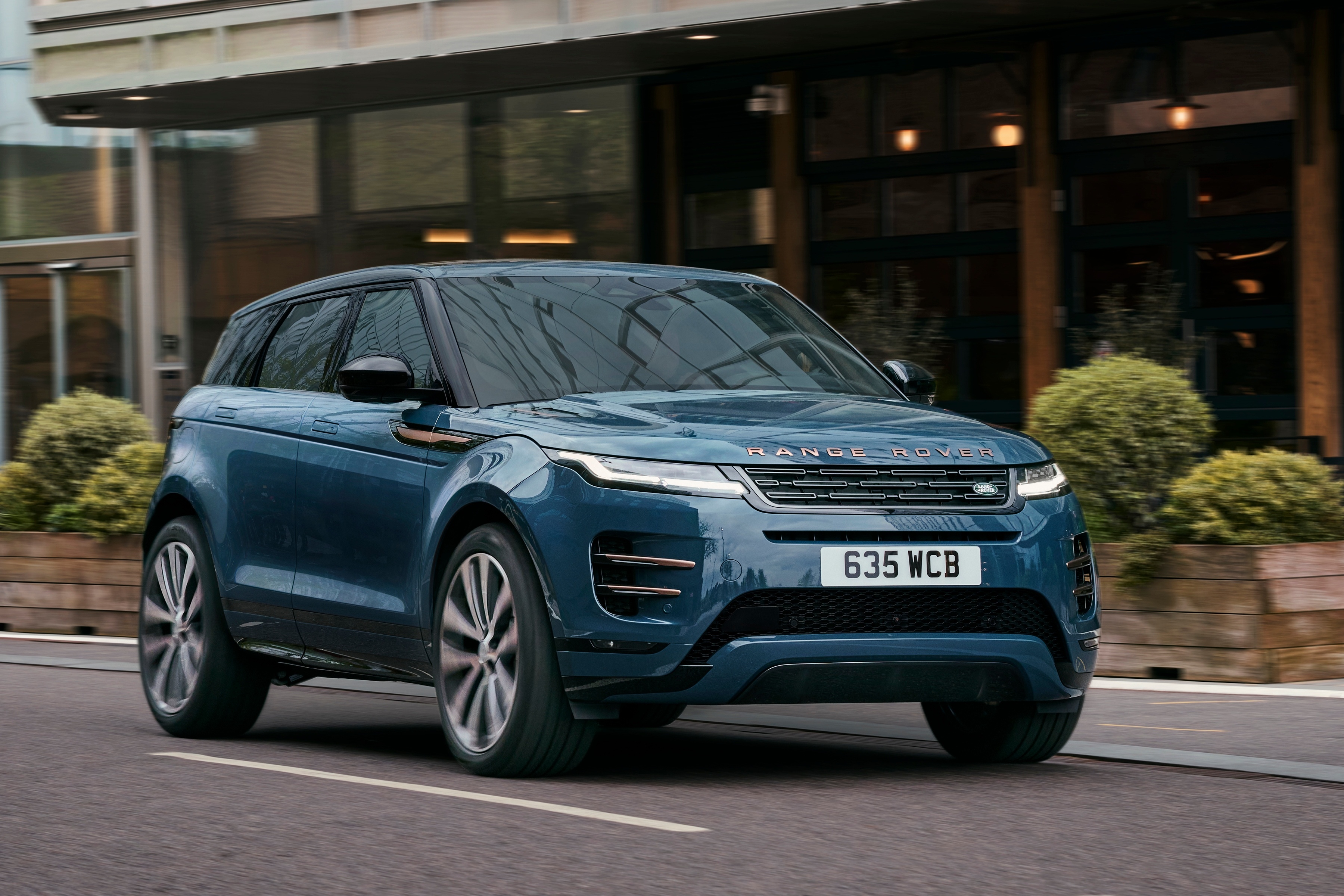 land rover,  range rover,  evoque,  range rover evoque,  land rover range rover,  suv,  dia hinh,  crossover,  jaguar,  mercedes,  bmw,  audi,  porsche,  maserati,  mercedes-benz,  jlr,  facelift,  evoque 2024 anh 1