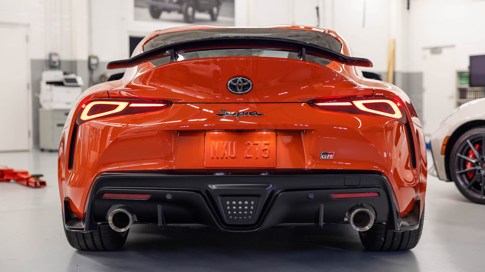 toyota,  supra,  toyota supra,  gr supra,  toyota gr supra,  gazoo racing,  fast & furious,  fast and furious,  45 anniversary,  supra 45 anniversary,  ky niem,  phien ban ky niem,  sieu xe,  xe the thao,  hypercar,  bmw,  bmw z4,  z4 anh 11