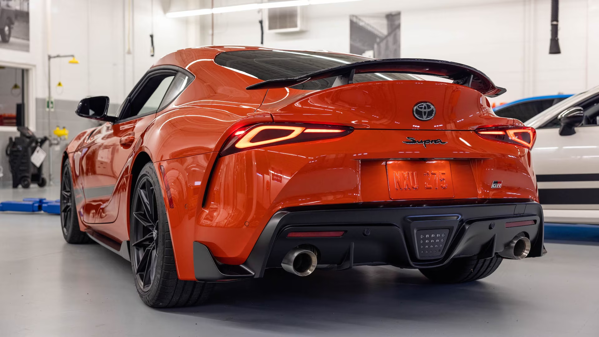 toyota,  supra,  toyota supra,  gr supra,  toyota gr supra,  gazoo racing,  fast & furious,  fast and furious,  45 anniversary,  supra 45 anniversary,  ky niem,  phien ban ky niem,  sieu xe,  xe the thao,  hypercar,  bmw,  bmw z4,  z4 anh 17