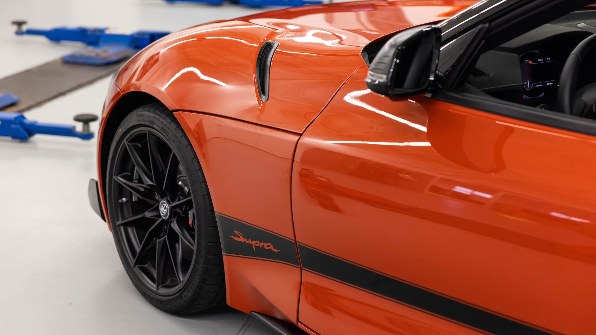 toyota,  supra,  toyota supra,  gr supra,  toyota gr supra,  gazoo racing,  fast & furious,  fast and furious,  45 anniversary,  supra 45 anniversary,  ky niem,  phien ban ky niem,  sieu xe,  xe the thao,  hypercar,  bmw,  bmw z4,  z4 anh 4