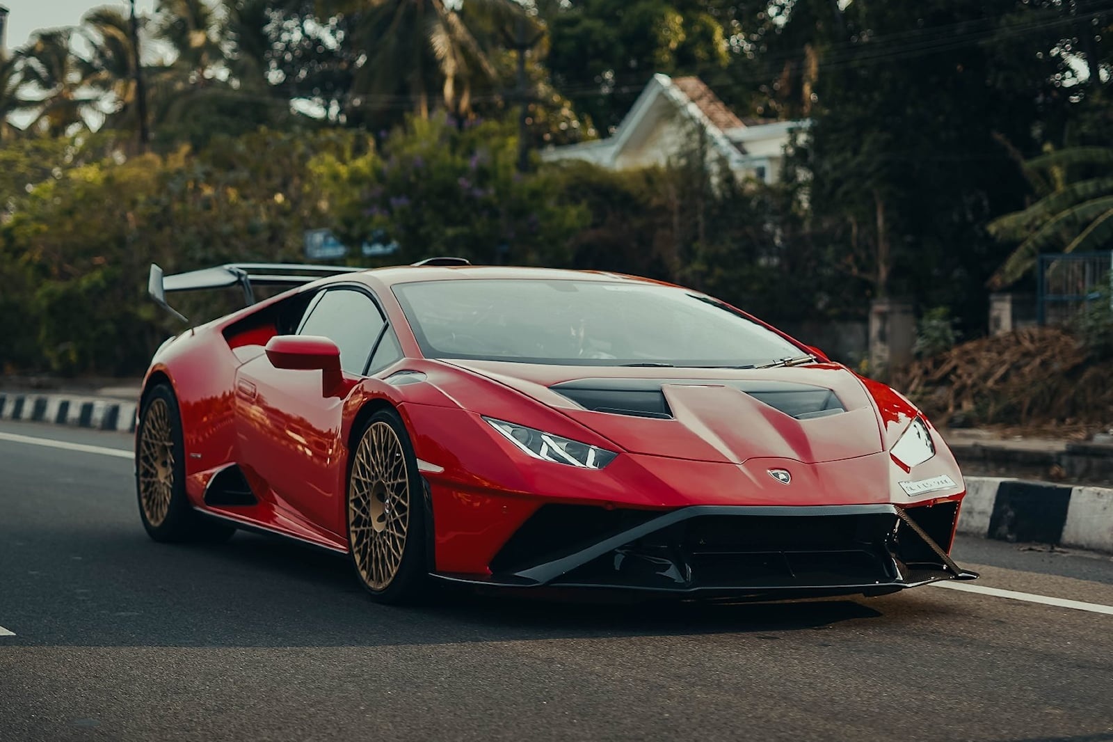 Lamborghini Huracan nang cap phong cach STO manh 700 ma luc hinh anh