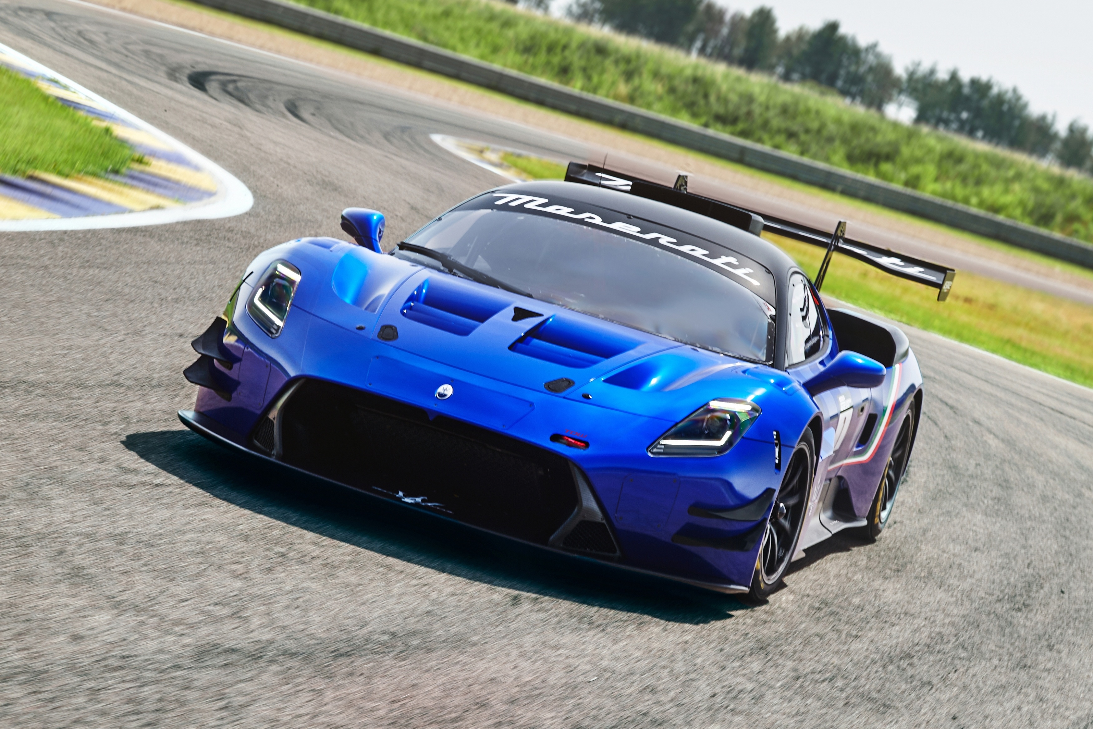 maserati,  mc20,  gt2,  mc20 gt2,  maserati mc20,  maserati mc20 gt2,  maserati gt2,  xe dua,  sieu xe,  xe the thao,  granturismo,  lamborghini,  ferrari,  porsche,  mclaren,  aston martin,  bugatti,  koenigsegg,  pagani anh 7