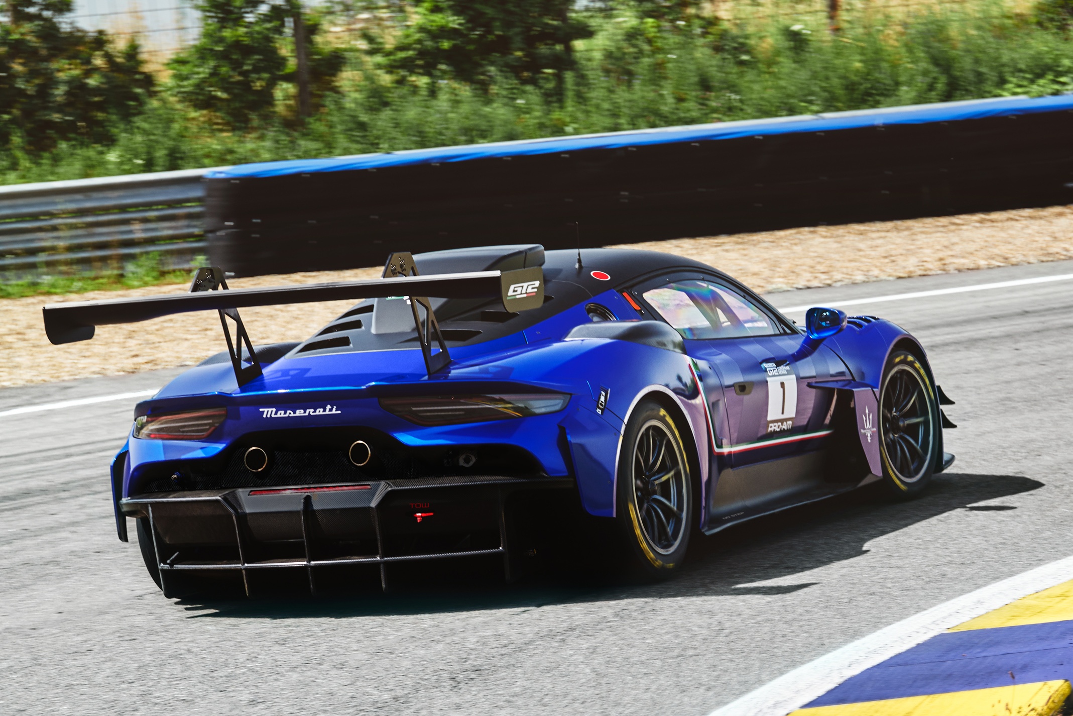 maserati,  mc20,  gt2,  mc20 gt2,  maserati mc20,  maserati mc20 gt2,  maserati gt2,  xe dua,  sieu xe,  xe the thao,  granturismo,  lamborghini,  ferrari,  porsche,  mclaren,  aston martin,  bugatti,  koenigsegg,  pagani anh 2