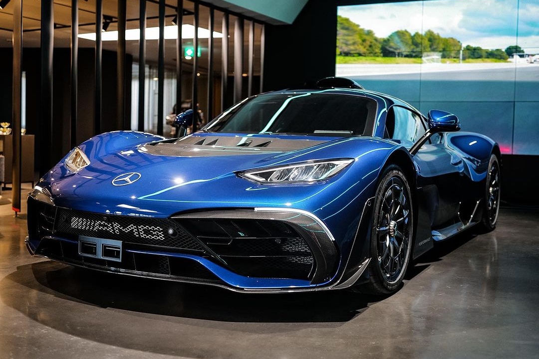 Tay dua F1 nhan sieu xe Mercedes-AMG ONE hon 2,7 trieu USD hinh anh