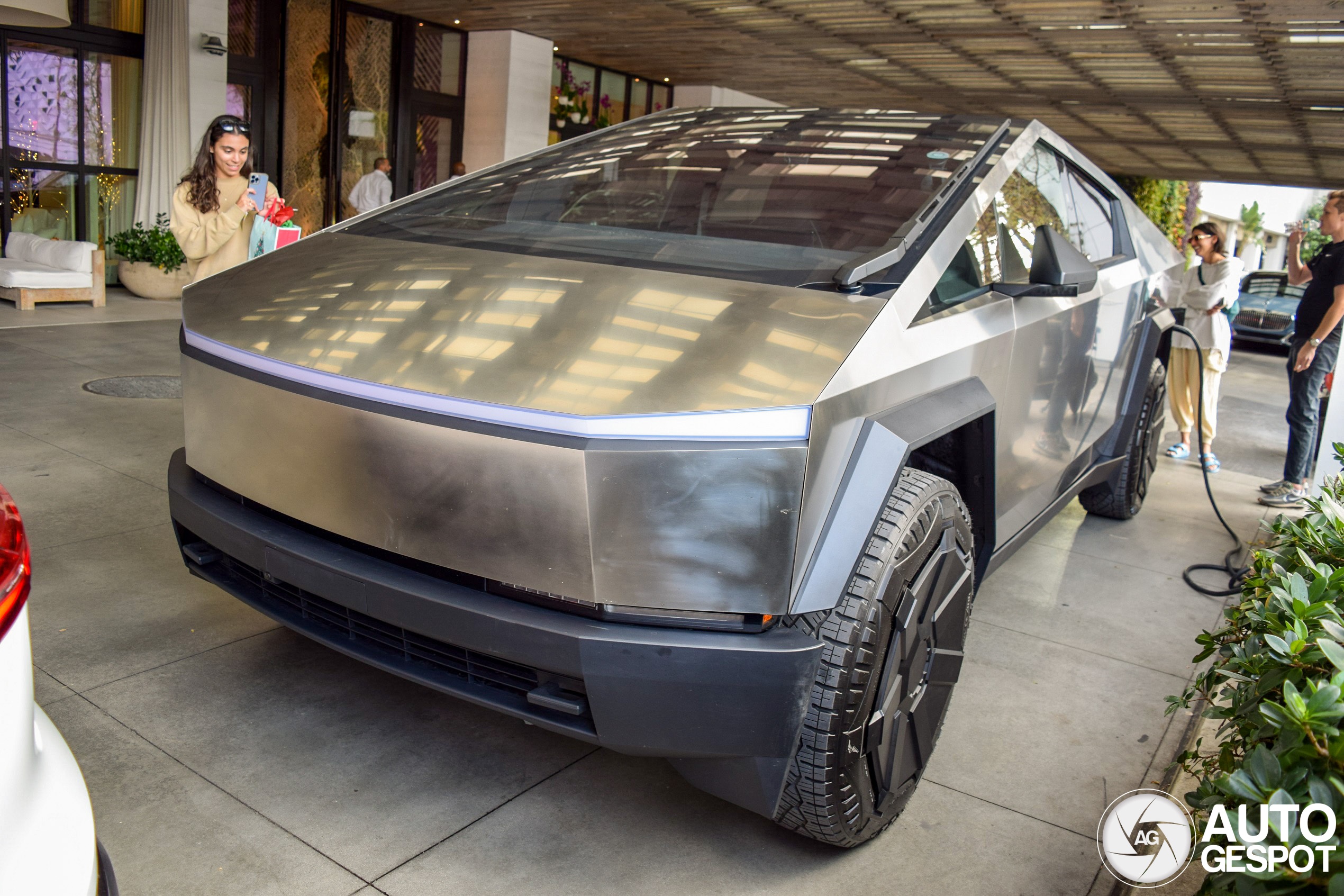 tesla,  cybertruck cyberbeast,  bán tải,  xe điện,  elon musk ảnh 9 tesla,  cybertruck cyberbeast,  ban tai,  xe dien,  elon musk anh 9