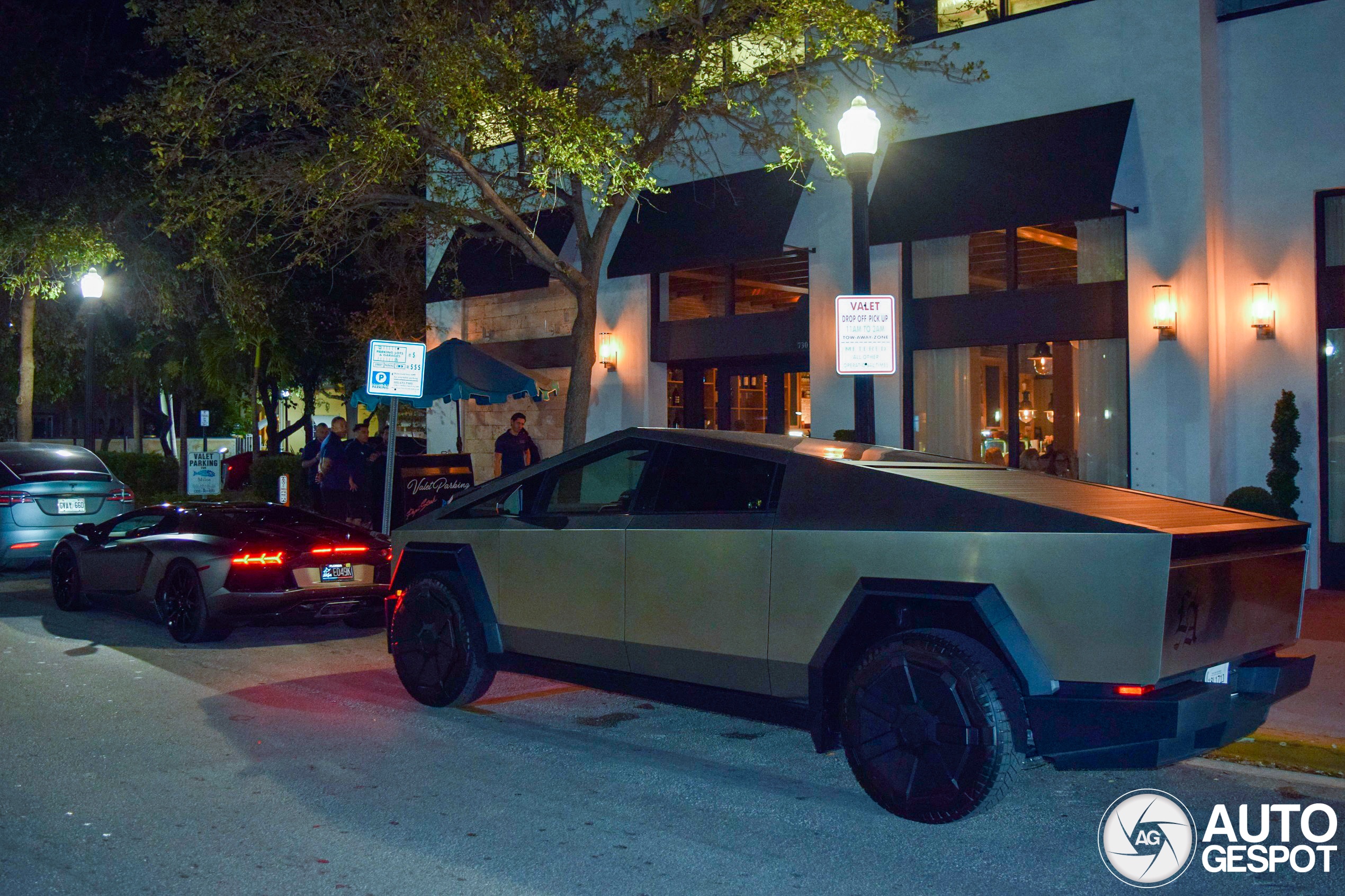 tesla,  cybertruck cyberbeast,  bán tải,  xe điện,  elon musk ảnh 4 tesla,  cybertruck cyberbeast,  ban tai,  xe dien,  elon musk anh 4