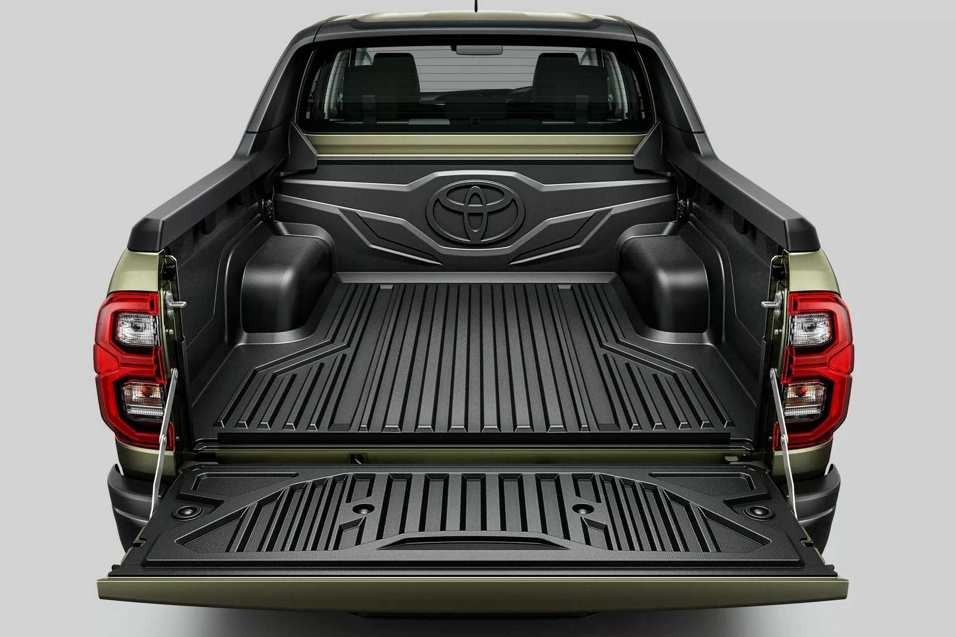 ban tai,  pickup,  toyota,  hilux,  tacoma,  Hilux Revo Rocco,  Tacoma Trailhunter anh 3