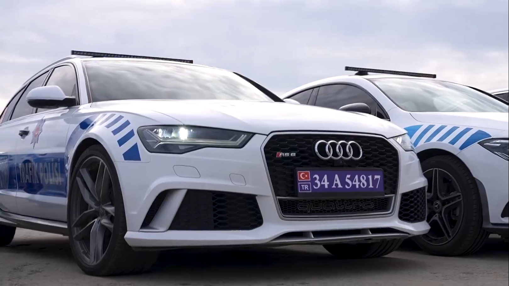 sieu xe,  lamborghini,  ferrari,  audi,  mercedes,  porsche,  bentley,  land rover,  canh sat,  tho nhi ky anh 8