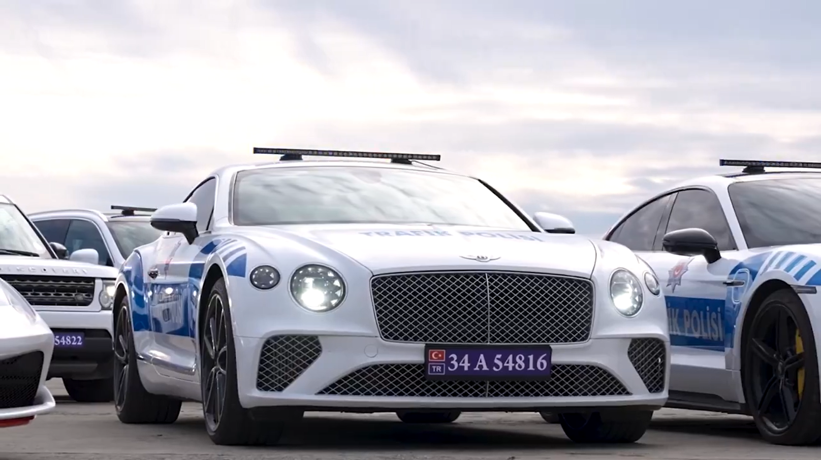 sieu xe,  lamborghini,  ferrari,  audi,  mercedes,  porsche,  bentley,  land rover,  canh sat,  tho nhi ky anh 6