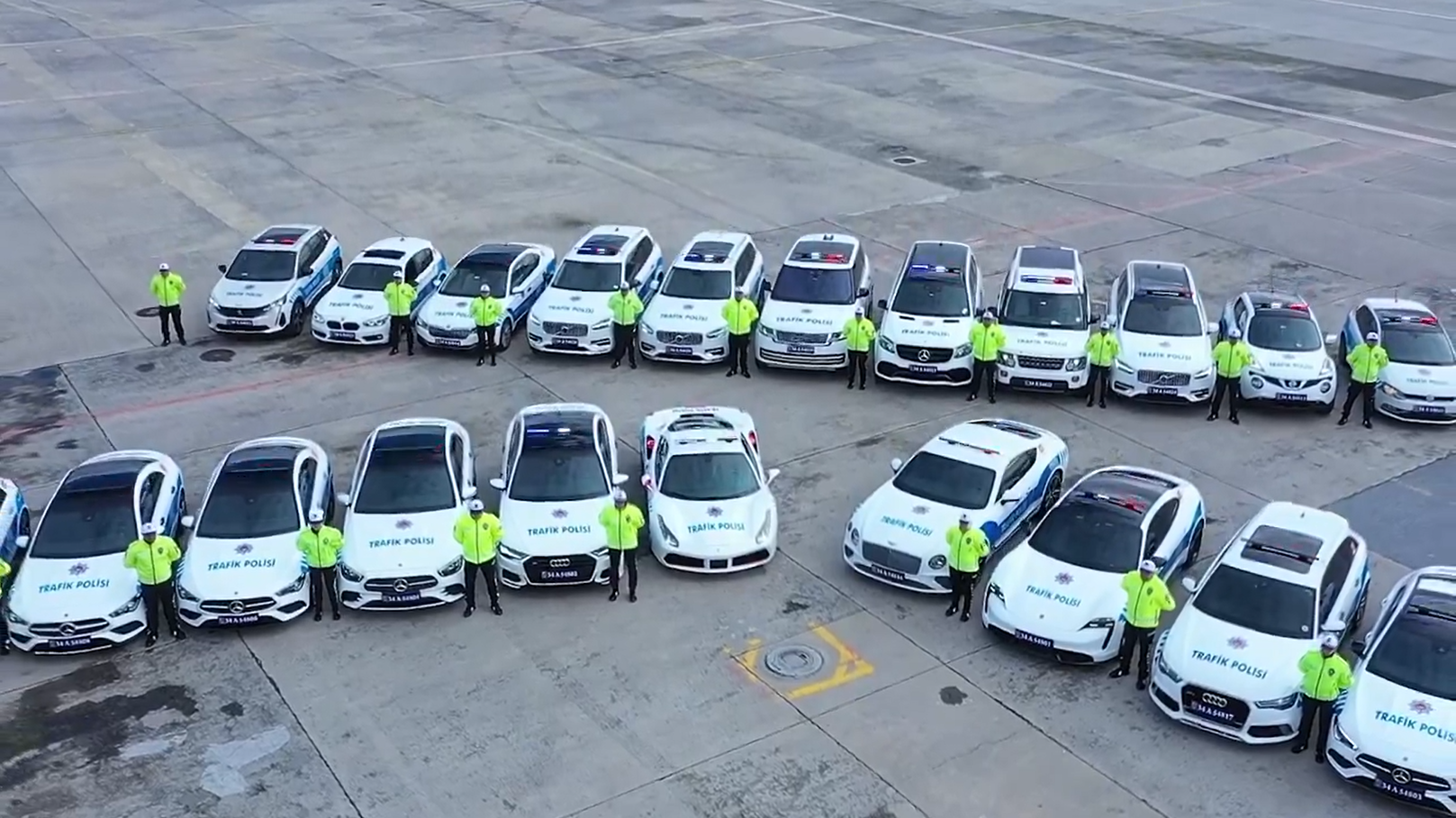 sieu xe,  lamborghini,  ferrari,  audi,  mercedes,  porsche,  bentley,  land rover,  canh sat,  tho nhi ky anh 2