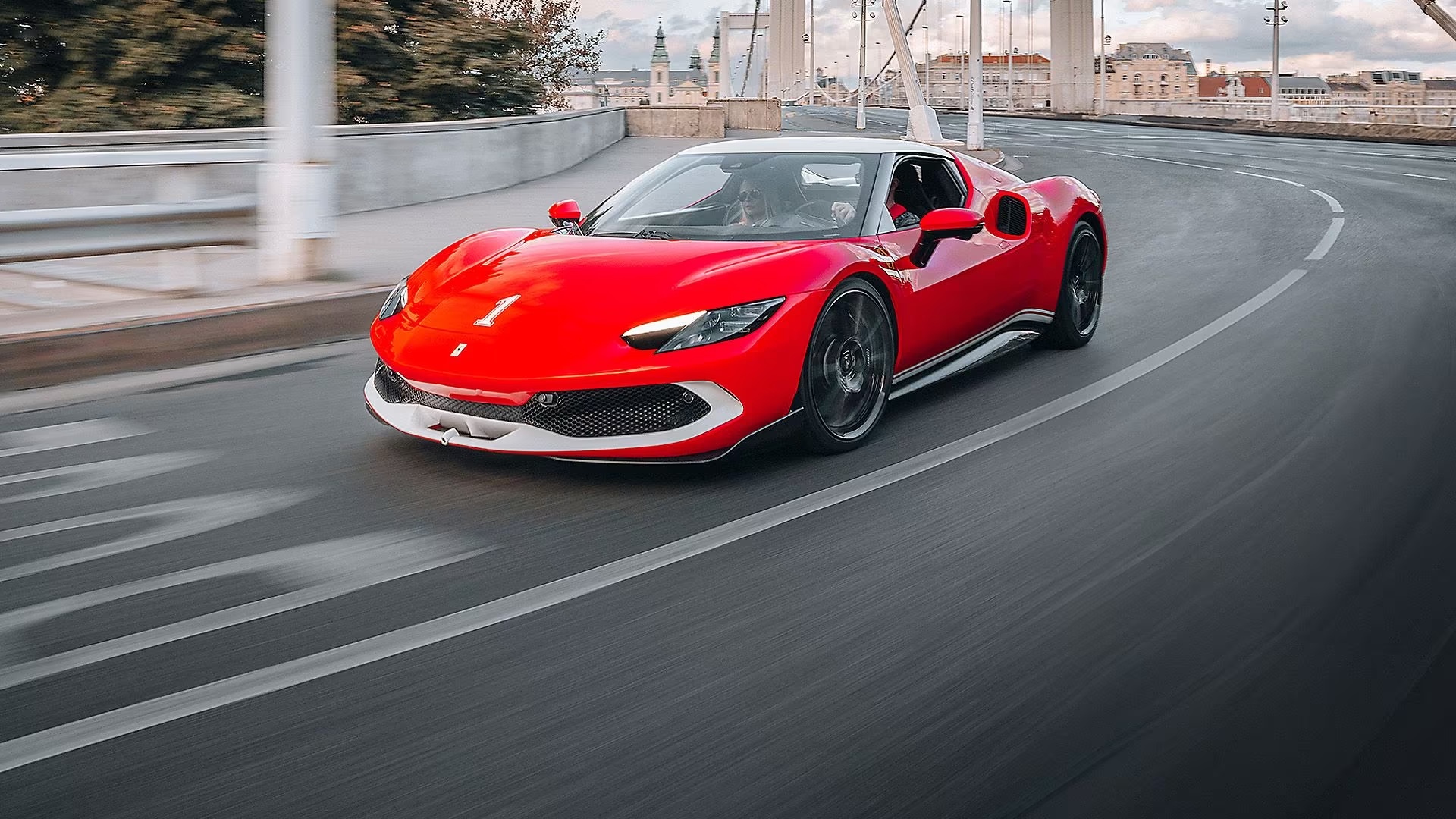 Soi chi tiết siêu xe Ferrari Enzo vừa lập kỷ lục bán đấu giá trực tuyến |  Báo Dân trí