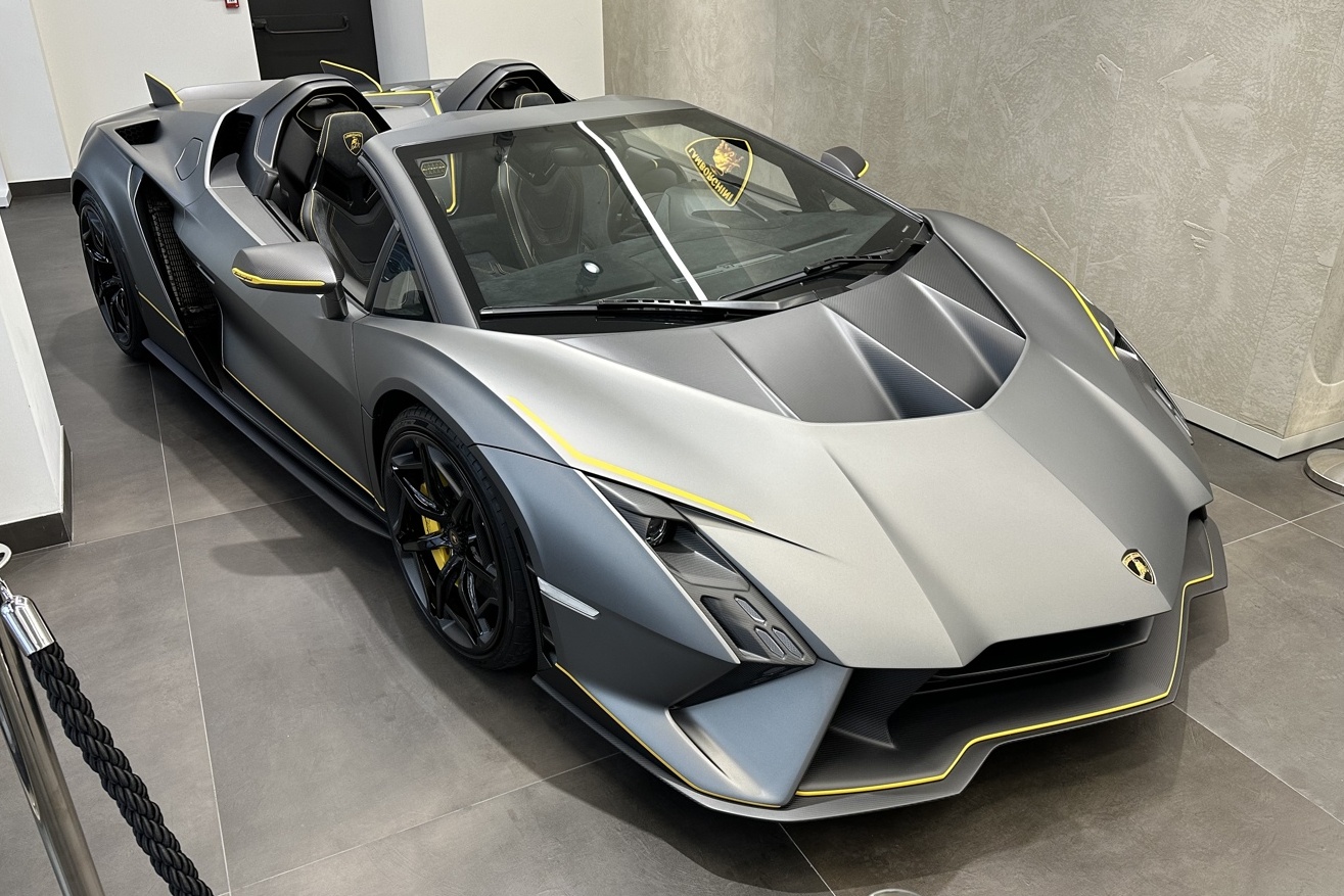 Anh thuc te sieu pham hang thua Lamborghini Autentica hinh anh