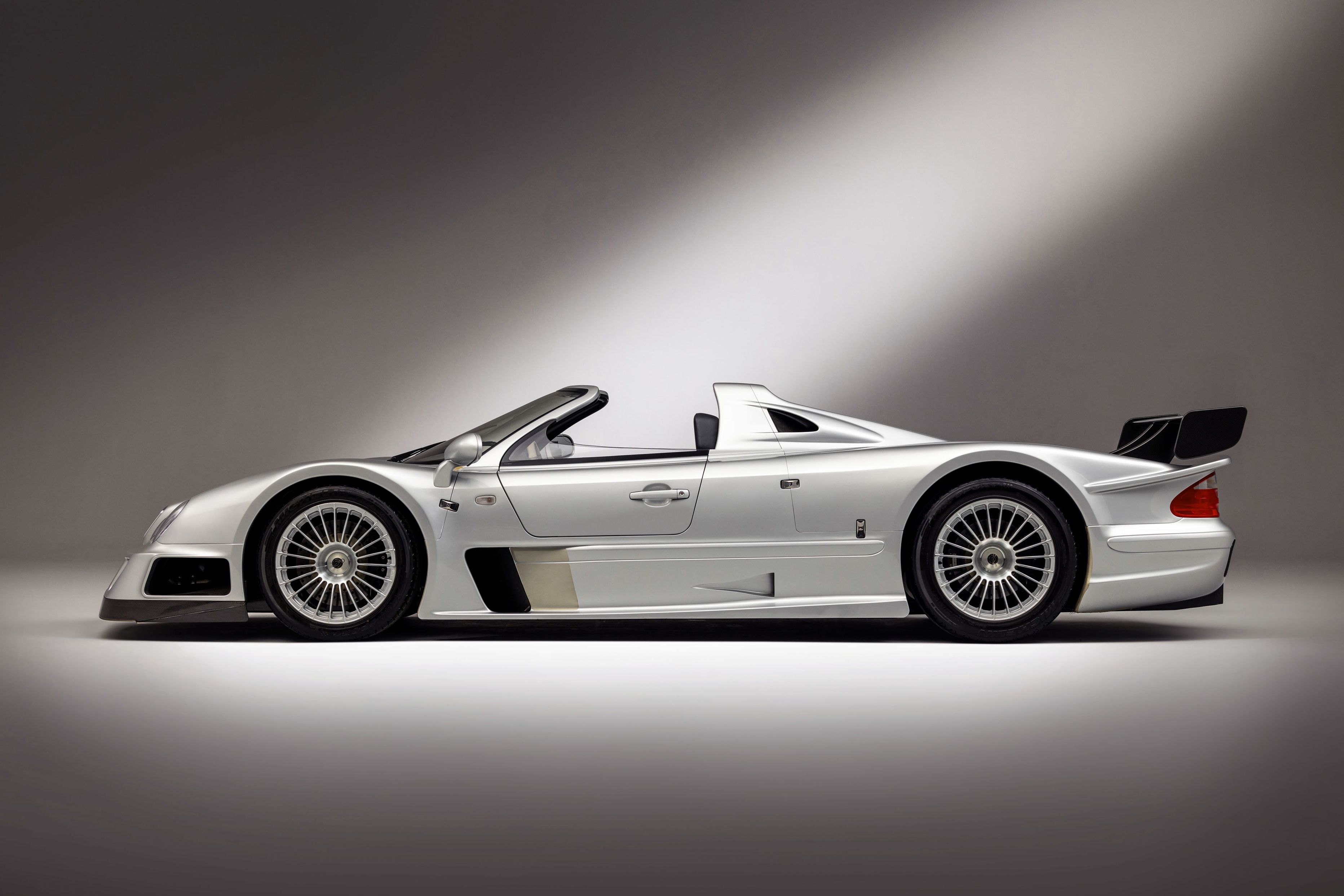 siêu xe,  đấu giá,  đắt nhất thế giới,  pagani,  lamborghini,  ferrari,  mercedes-benz,  bugatti,  jaguar ảnh 44 sieu xe,  dau gia,  dat nhat the gioi,  pagani,  lamborghini,  ferrari,  mercedes-benz,  bugatti,  jaguar anh 44
