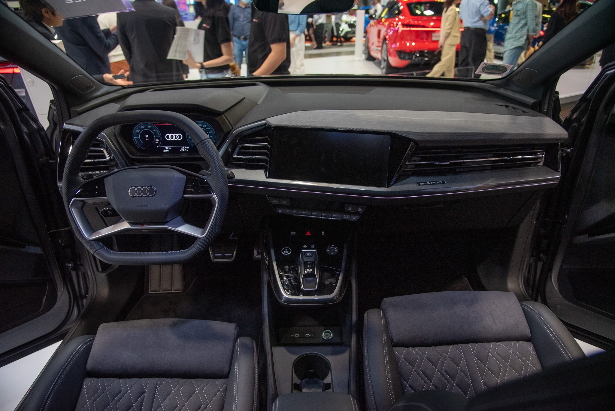 singapore,  singapore motor show,  singapore motor show 2024,  mercedes-benz,  audi,  bmw,  xe dien,  ev,  hybrid,  hyundai,  polestar,  suzuki,  jimny,  mg,  cyberster,  kia,  ioniq 5,  kia ev9,  lexus,  lbx anh 19