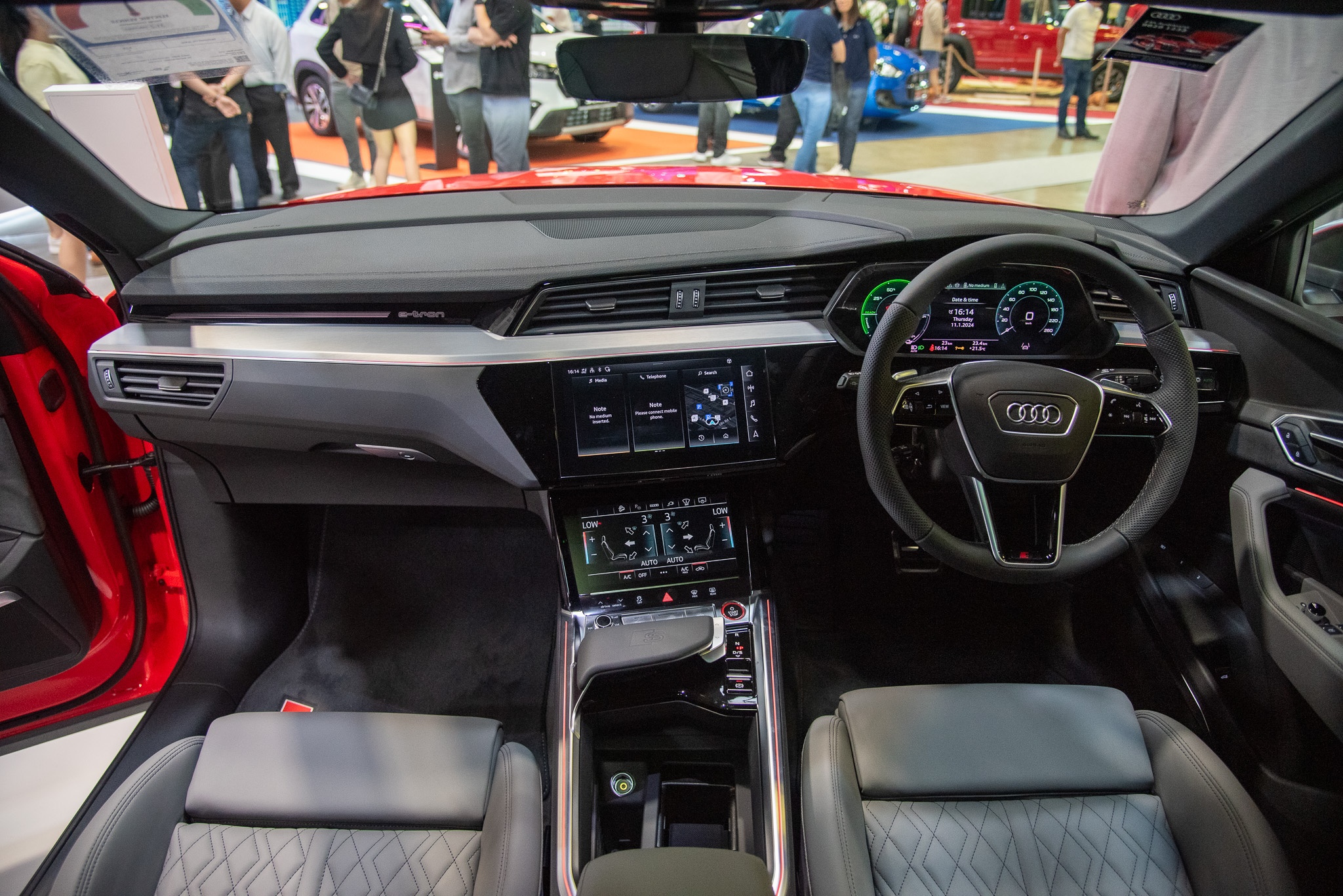 singapore,  singapore motor show,  singapore motor show 2024,  mercedes-benz,  audi,  bmw,  xe dien,  ev,  hybrid,  hyundai,  polestar,  suzuki,  jimny,  mg,  cyberster,  kia,  ioniq 5,  kia ev9,  lexus,  lbx anh 25