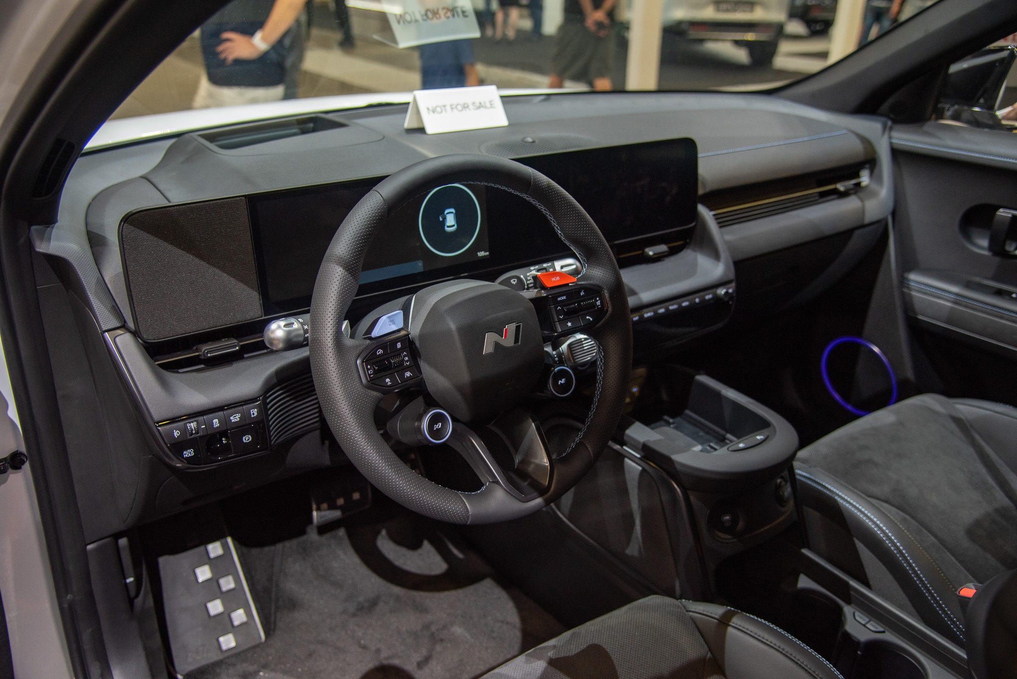 singapore,  singapore motor show,  singapore motor show 2024,  mercedes-benz,  audi,  bmw,  xe dien,  ev,  hybrid,  hyundai,  polestar,  suzuki,  jimny,  mg,  cyberster,  kia,  ioniq 5,  kia ev9,  lexus,  lbx anh 55