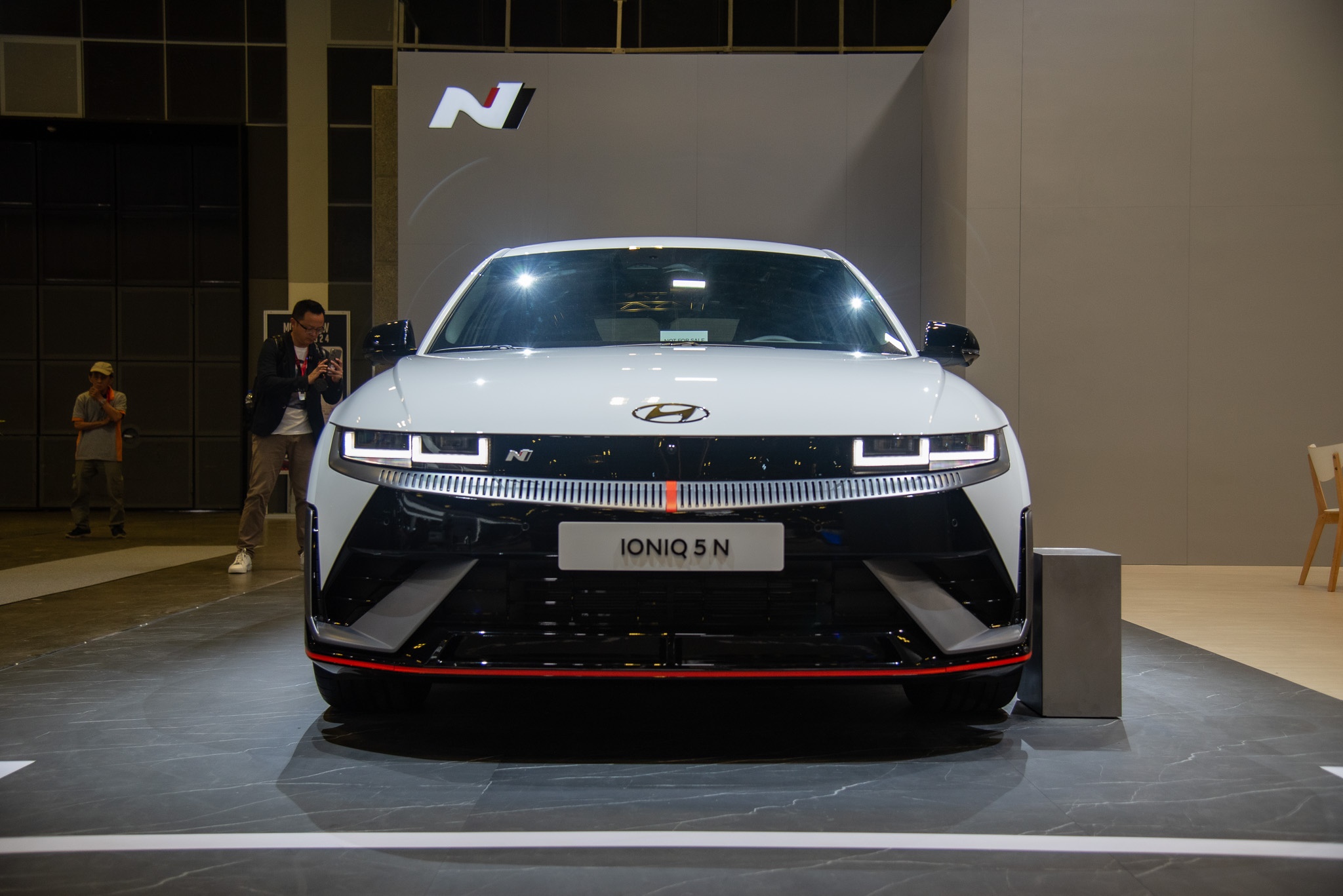 singapore,  singapore motor show,  singapore motor show 2024,  mercedes-benz,  audi,  bmw,  xe dien,  ev,  hybrid,  hyundai,  polestar,  suzuki,  jimny,  mg,  cyberster,  kia,  ioniq 5,  kia ev9,  lexus,  lbx anh 53