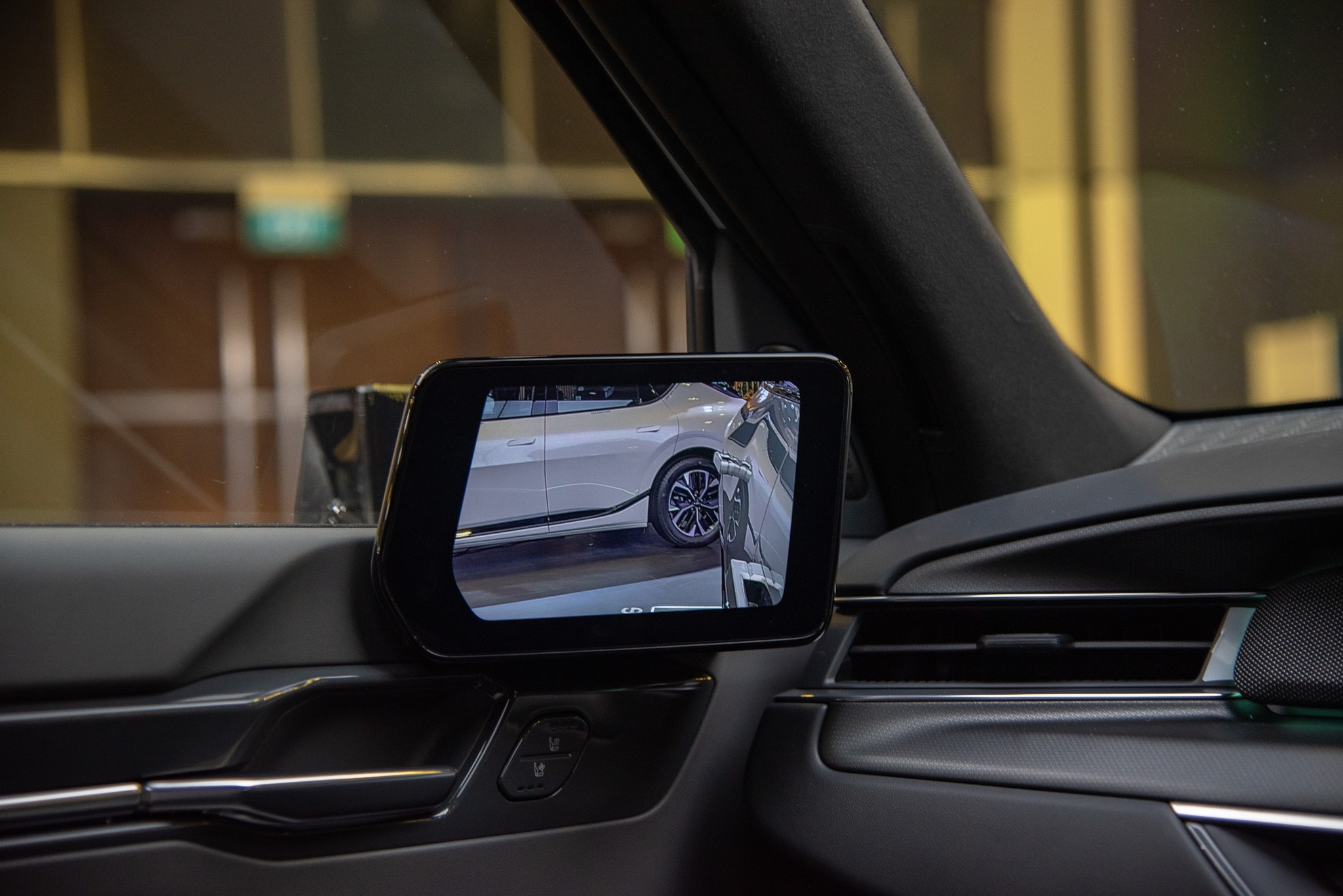 singapore,  singapore motor show,  singapore motor show 2024,  mercedes-benz,  audi,  bmw,  xe dien,  ev,  hybrid,  hyundai,  polestar,  suzuki,  jimny,  mg,  cyberster,  kia,  ioniq 5,  kia ev9,  lexus,  lbx anh 61