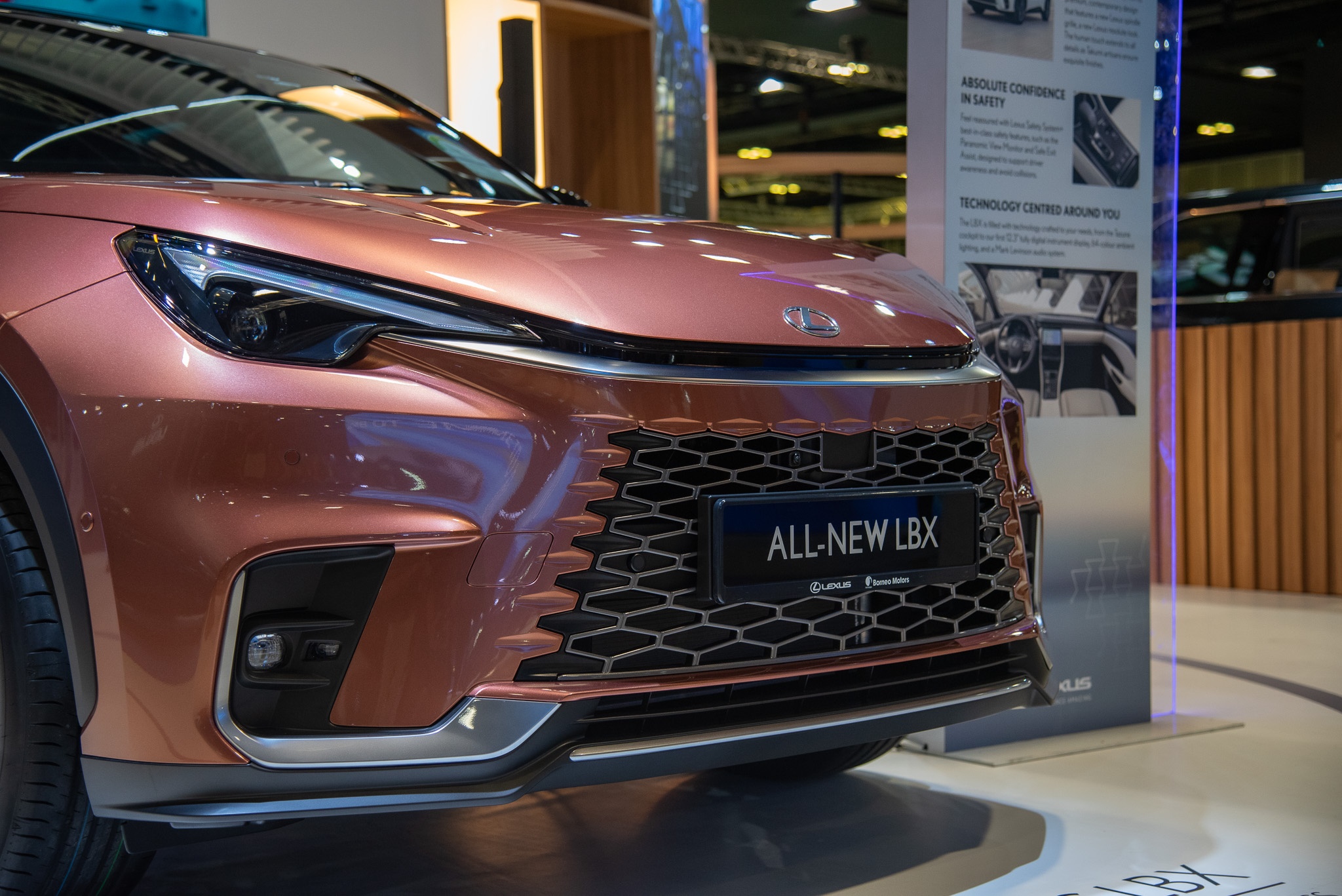 singapore,  singapore motor show,  singapore motor show 2024,  mercedes-benz,  audi,  bmw,  xe dien,  ev,  hybrid,  hyundai,  polestar,  suzuki,  jimny,  mg,  cyberster,  kia,  ioniq 5,  kia ev9,  lexus,  lbx anh 33