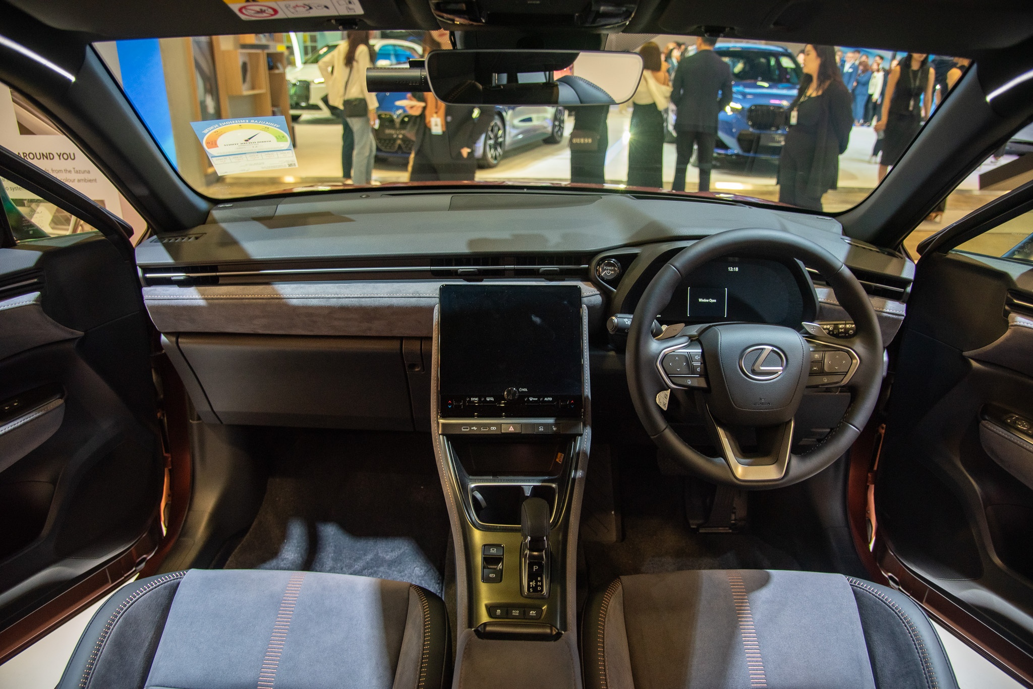 singapore,  singapore motor show,  singapore motor show 2024,  mercedes-benz,  audi,  bmw,  xe dien,  ev,  hybrid,  hyundai,  polestar,  suzuki,  jimny,  mg,  cyberster,  kia,  ioniq 5,  kia ev9,  lexus,  lbx anh 36