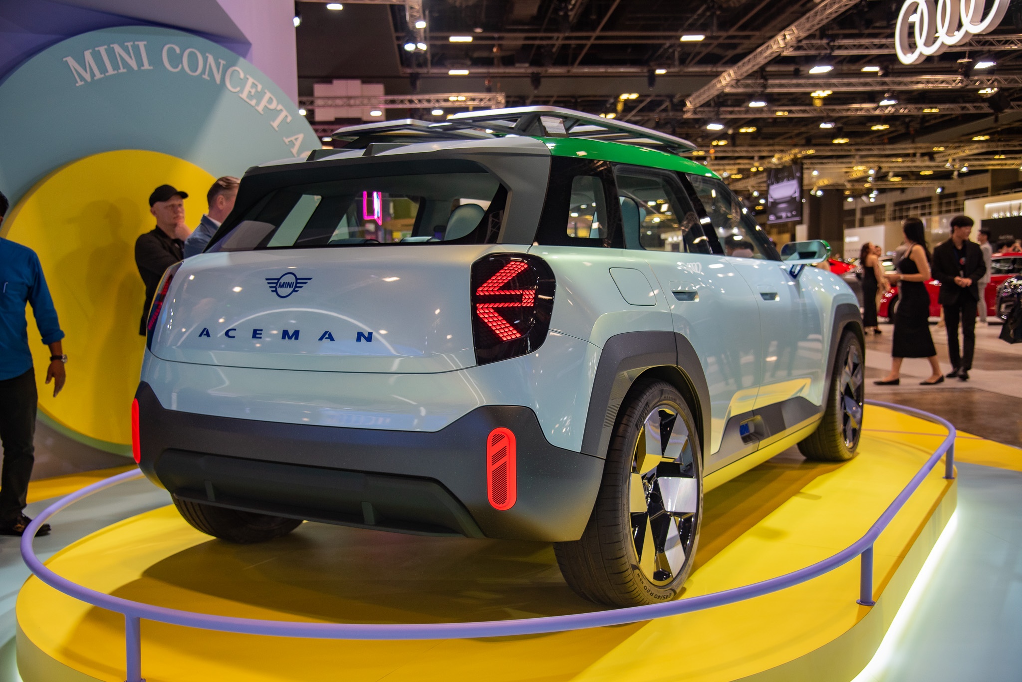 singapore,  singapore motor show,  singapore motor show 2024,  mercedes-benz,  audi,  bmw,  xe dien,  ev,  hybrid,  hyundai,  polestar,  suzuki,  jimny,  mg,  cyberster,  kia,  ioniq 5,  kia ev9,  lexus,  lbx anh 39