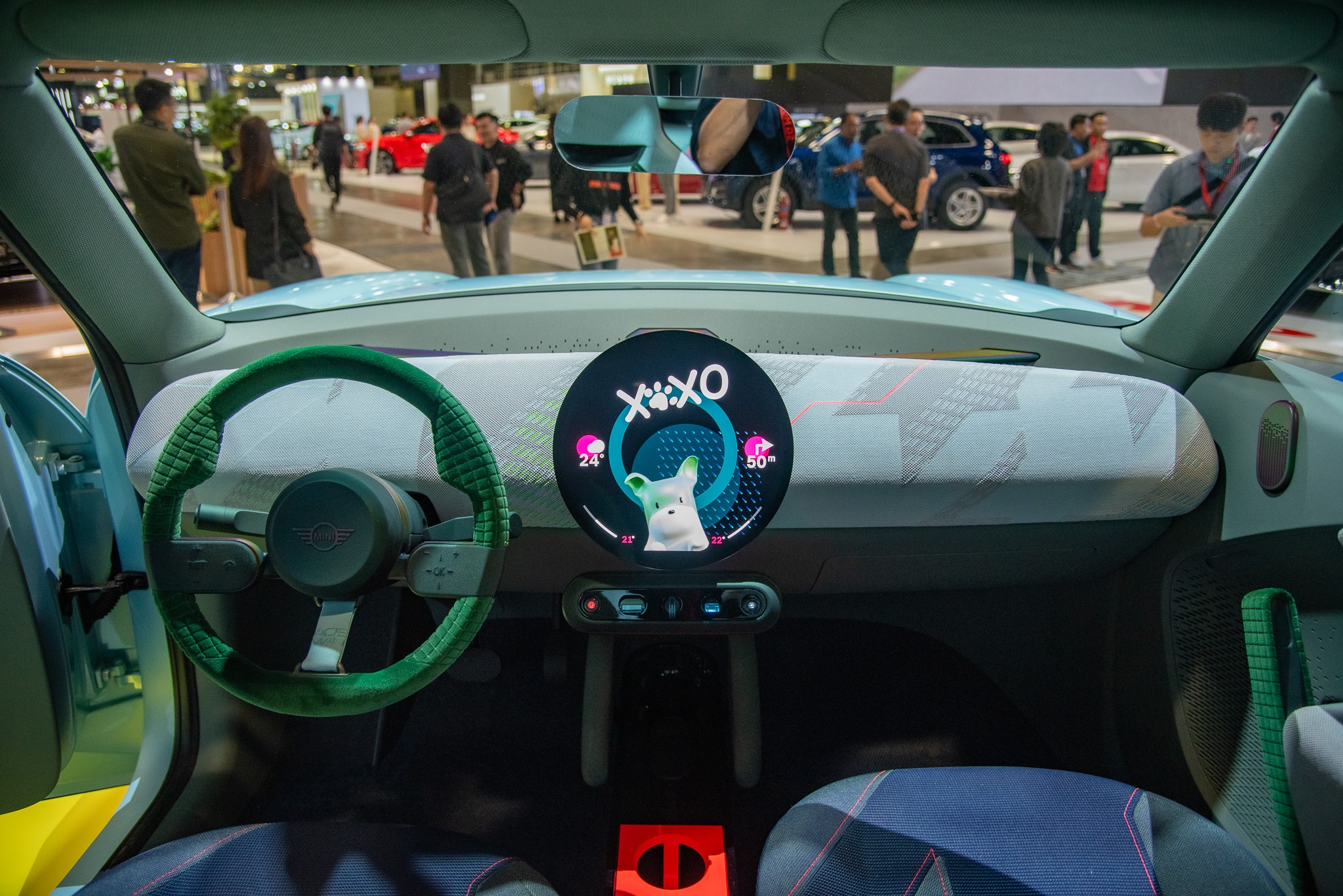 singapore,  singapore motor show,  singapore motor show 2024,  mercedes-benz,  audi,  bmw,  xe dien,  ev,  hybrid,  hyundai,  polestar,  suzuki,  jimny,  mg,  cyberster,  kia,  ioniq 5,  kia ev9,  lexus,  lbx anh 43