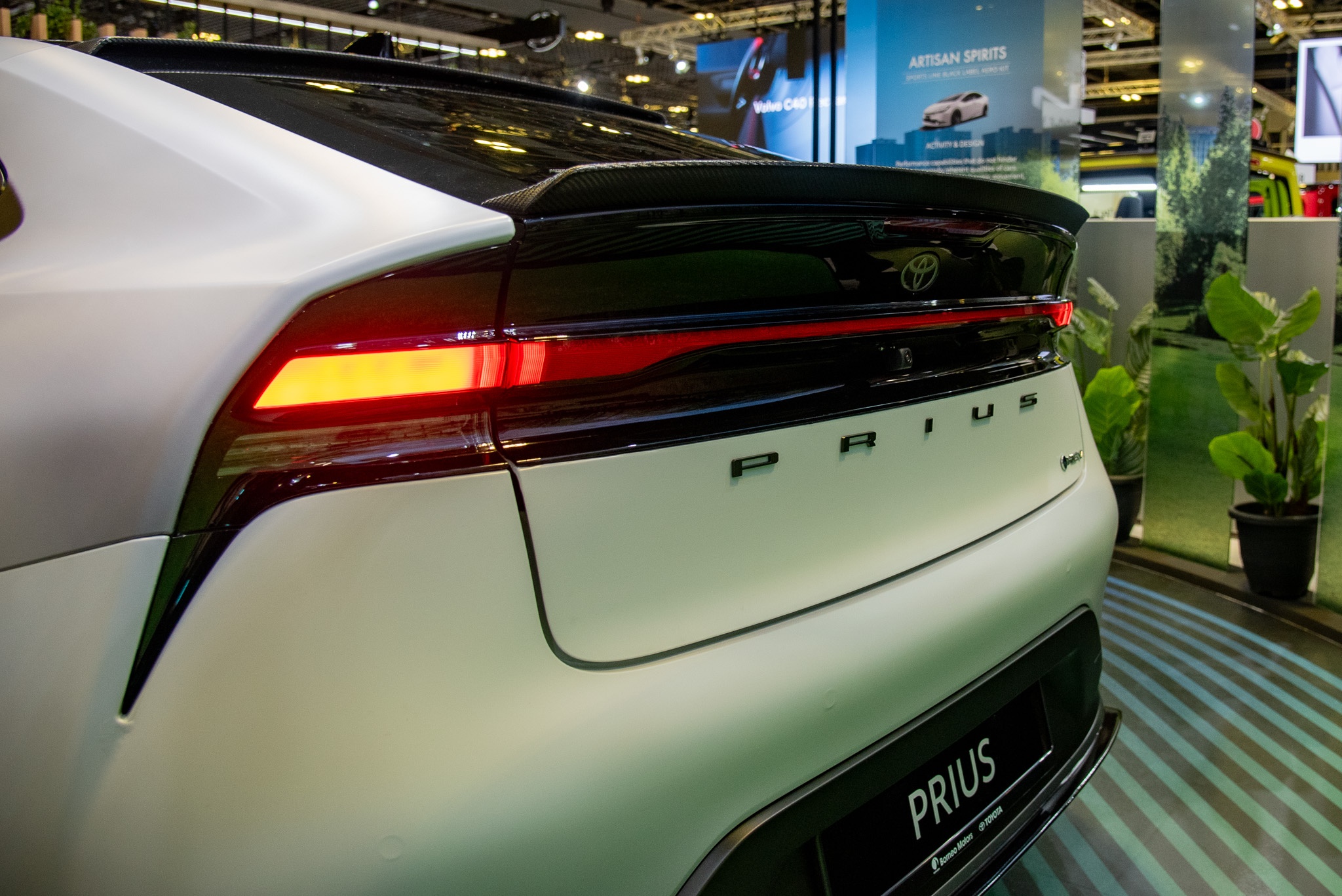 singapore,  singapore motor show,  singapore motor show 2024,  mercedes-benz,  audi,  bmw,  xe dien,  ev,  hybrid,  hyundai,  polestar,  suzuki,  jimny,  mg,  cyberster,  kia,  ioniq 5,  kia ev9,  lexus,  lbx anh 72