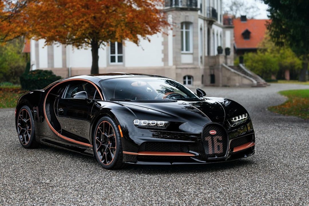 Chiec Bugatti Chiron tieu chuan cuoi cung xuat xuong hinh anh