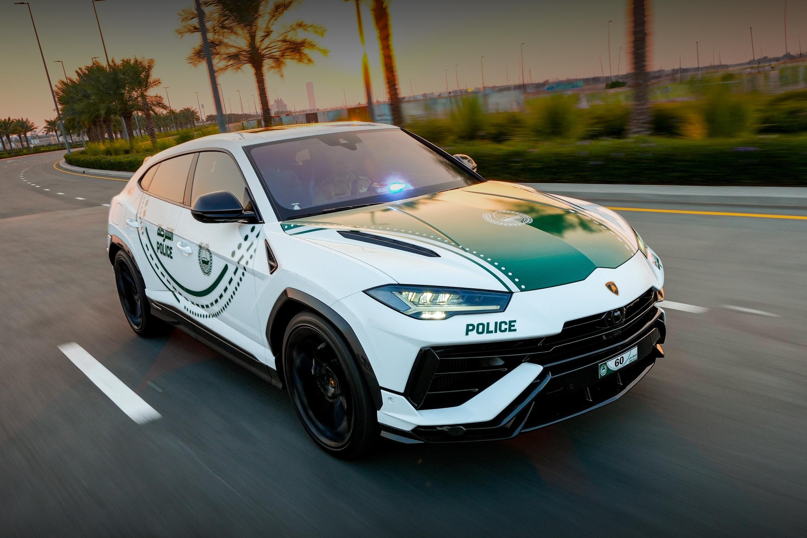 dubai,  canh sat dubai,  sieu xe,  lamborghini,  urus,  urus performante,  lamborghini urus performante,  suv anh 6