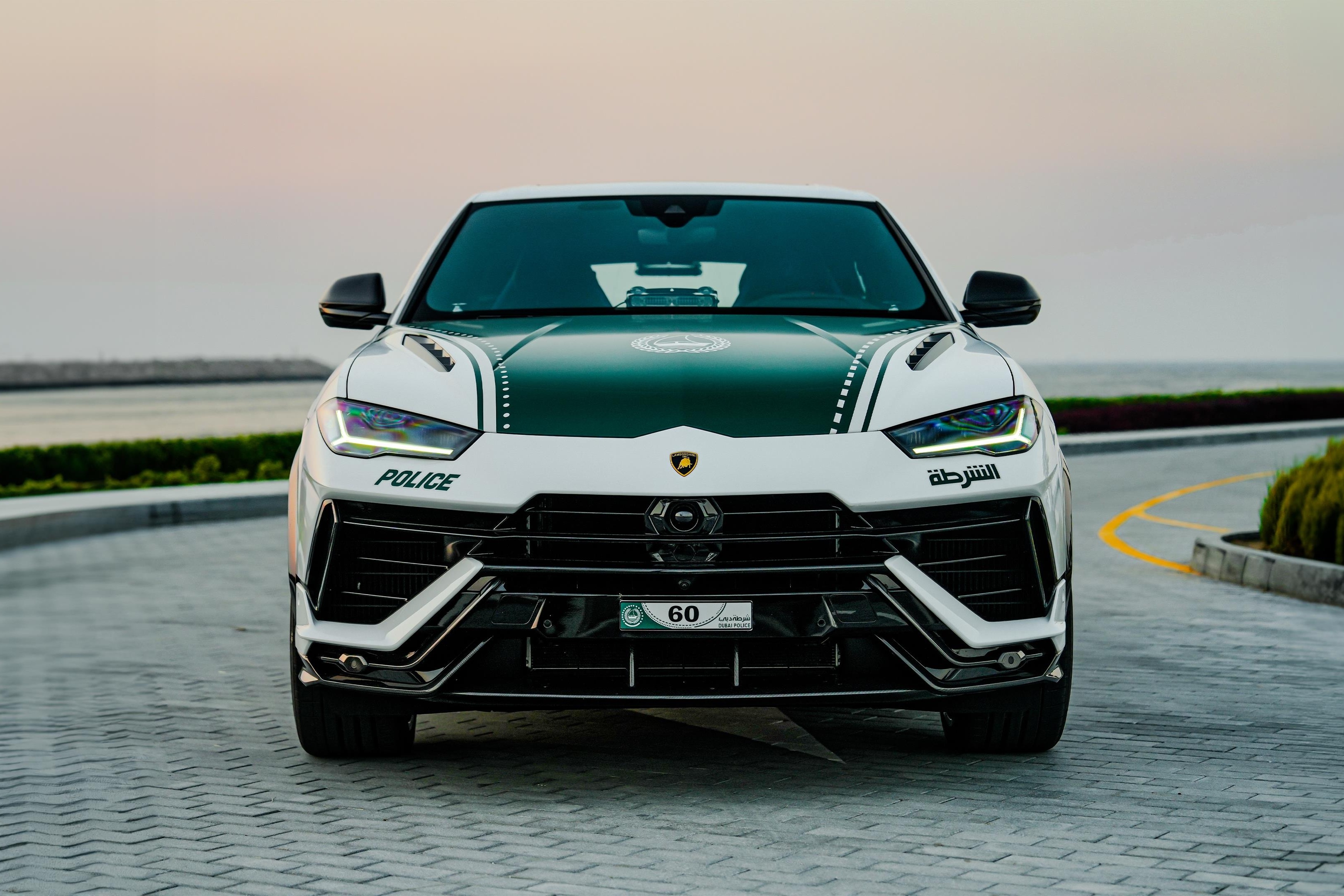 dubai,  canh sat dubai,  sieu xe,  lamborghini,  urus,  urus performante,  lamborghini urus performante,  suv anh 5