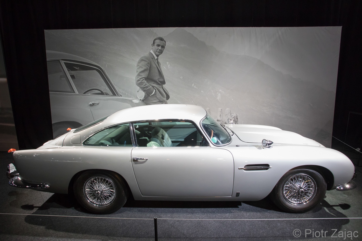 james bond, aston martin, dbs, db9, db5, vantage, vanquish, điệp viên, james bond 007, 007, phim, triển lãm, bmw, jaguar, land rover, bond in motion ảnh 6 james bond, aston martin, dbs, db9, db5, vantage, vanquish, diep vien, james bond 007, 007, phim, trien lam, bmw, jaguar, land rover, bond in motion anh 6