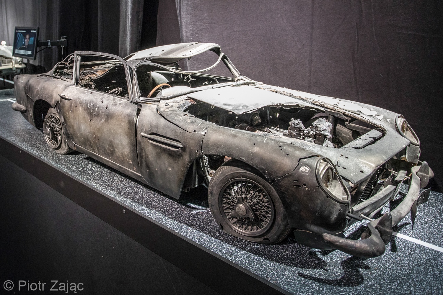 james bond, aston martin, dbs, db9, db5, vantage, vanquish, điệp viên, james bond 007, 007, phim, triển lãm, bmw, jaguar, land rover, bond in motion ảnh 7 james bond, aston martin, dbs, db9, db5, vantage, vanquish, diep vien, james bond 007, 007, phim, trien lam, bmw, jaguar, land rover, bond in motion anh 7