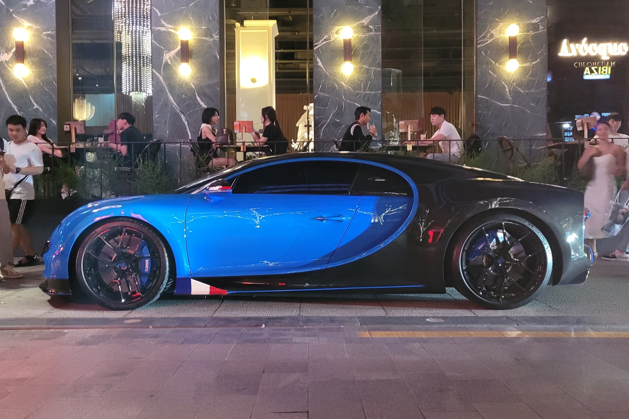 bugatti,  ferrari,  chiron,  chiron sport,  danh bac,  han quoc,  canh sat,  pha an,  tich thu,  roma,  296 gtb anh 7