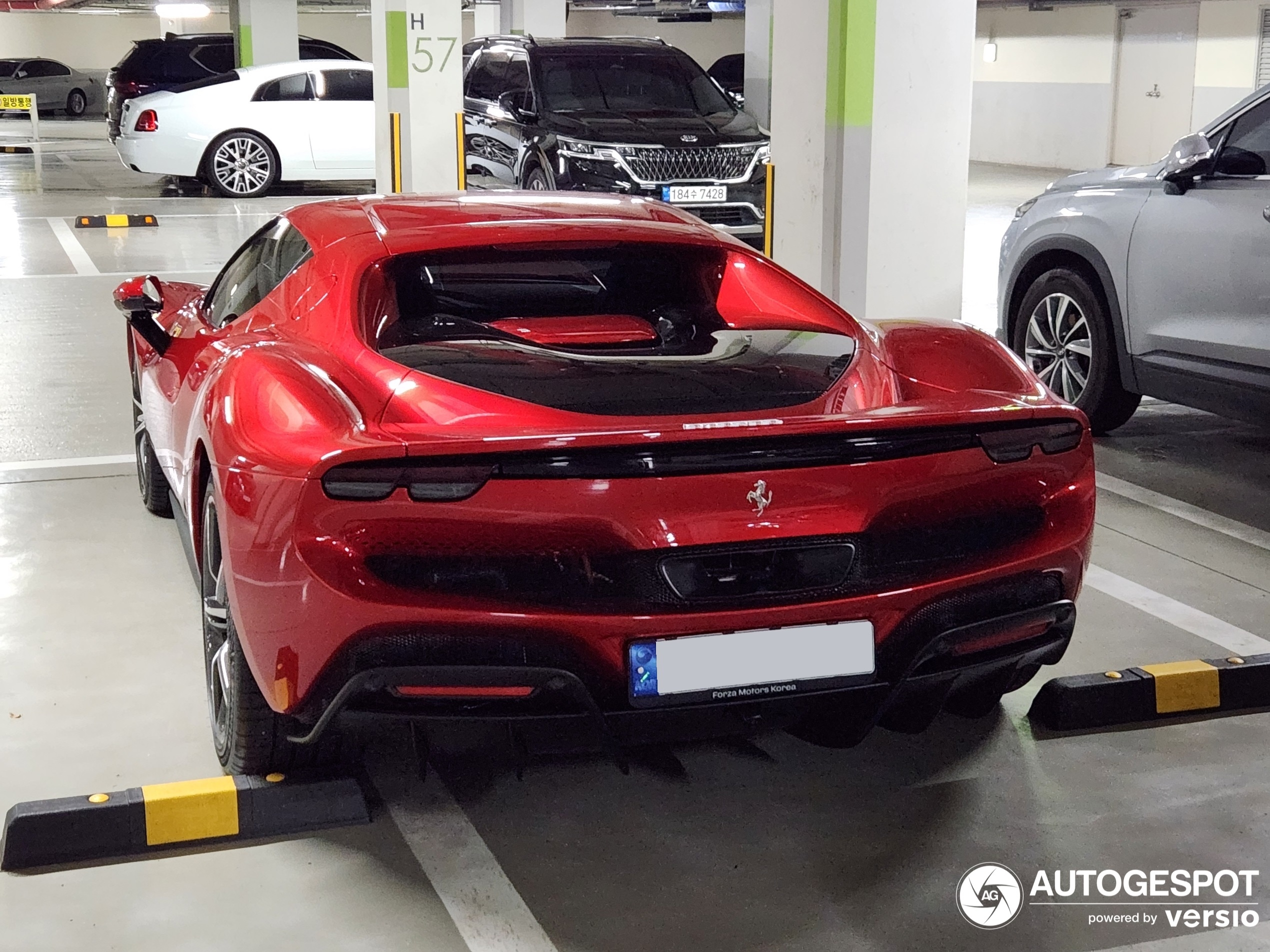 bugatti,  ferrari,  chiron,  chiron sport,  danh bac,  han quoc,  canh sat,  pha an,  tich thu,  roma,  296 gtb anh 14