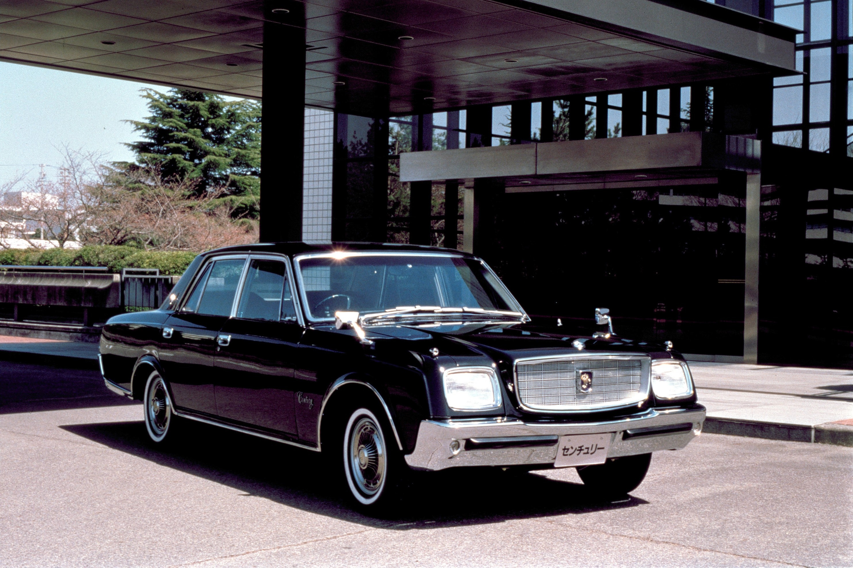 toyota,  century,  century suv,  sieu sang,  rolls-royce,  bentley anh 2