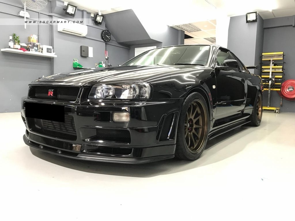 Nissan Skyline GT-R V-Spec II co gia gan 750.000 USD tai Singapore hinh anh